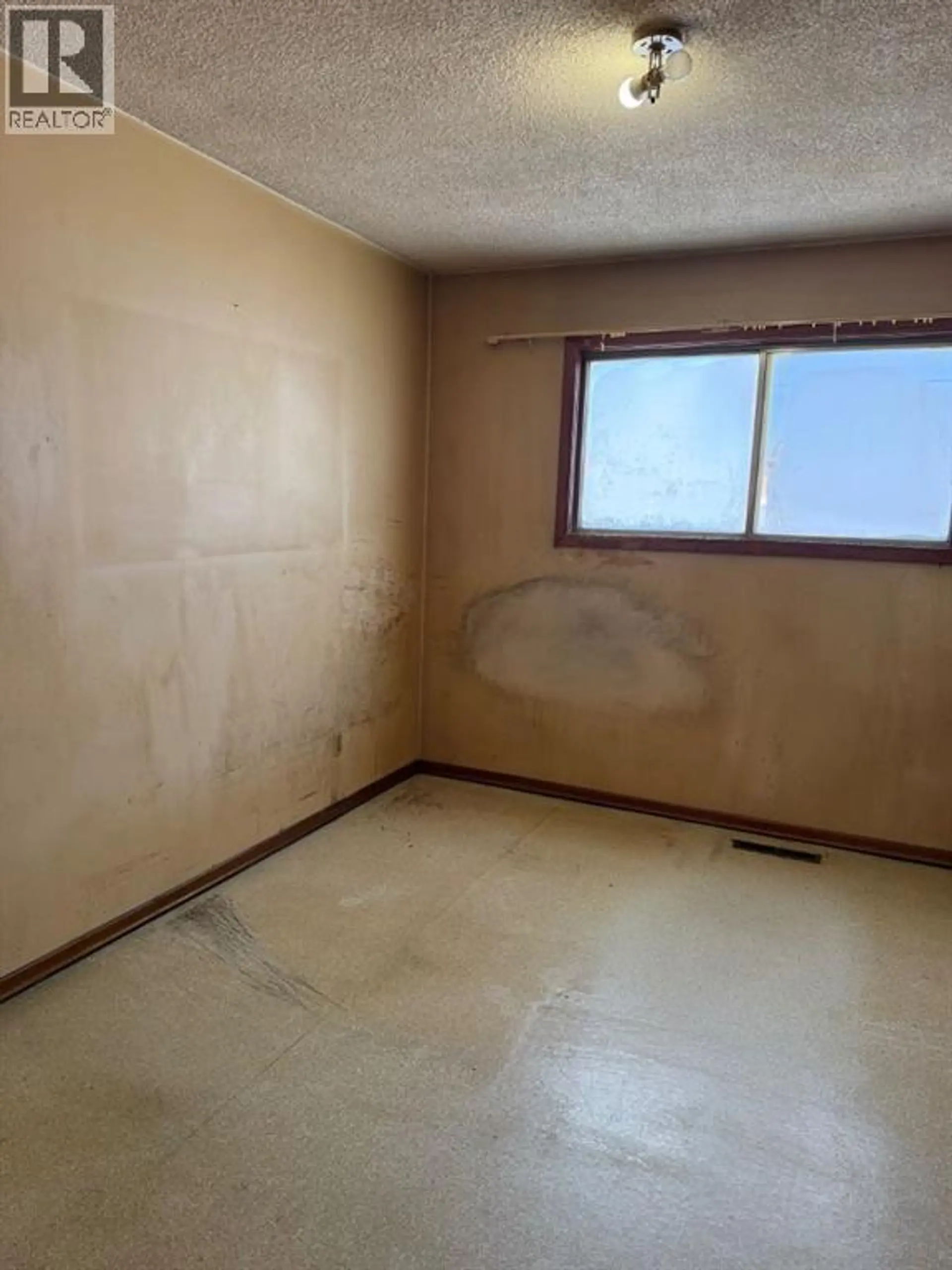 10140 105 Street - Image 7