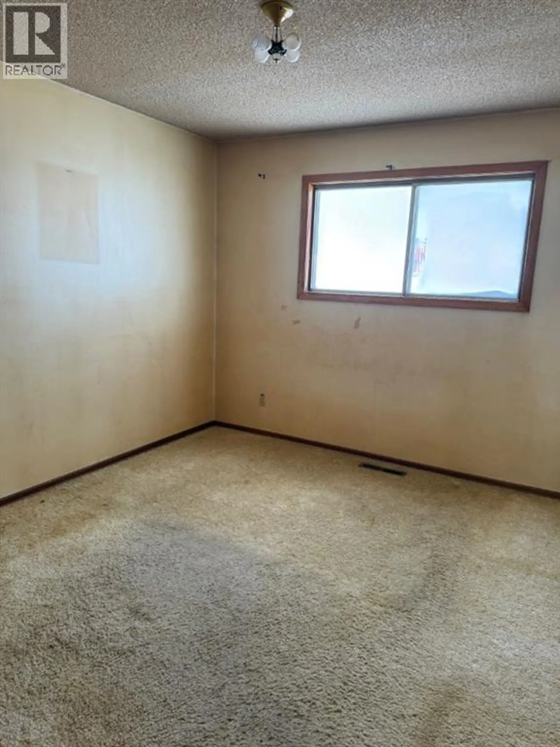 10140 105 Street - Image 8