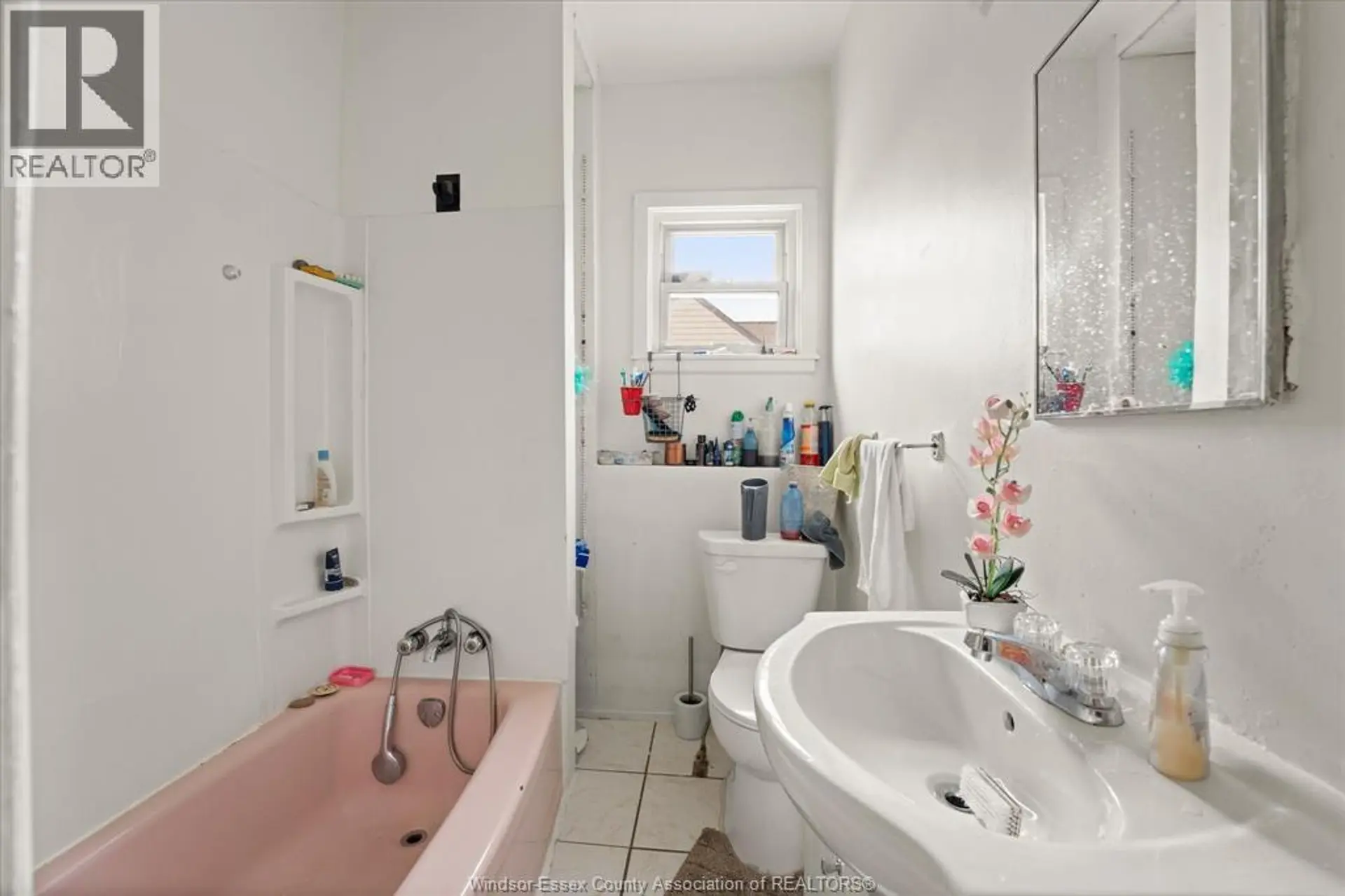 2391 CADILLAC - Image 14