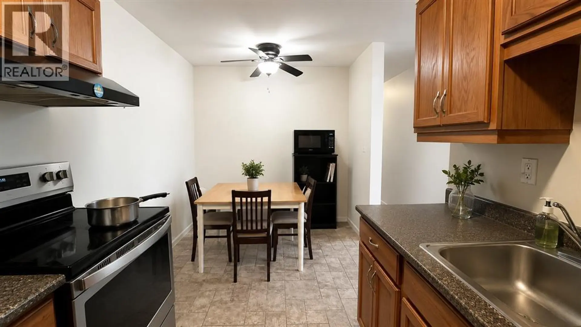 #304 3355 SANDWICH STREET - Image 11