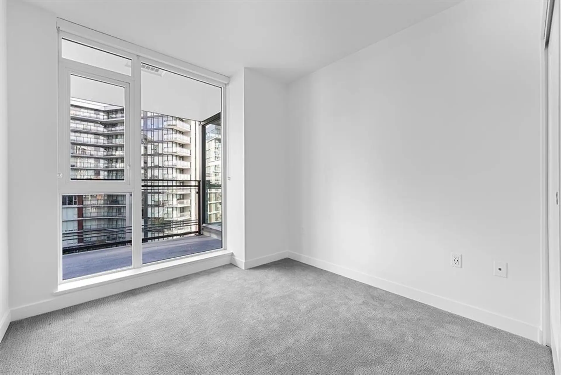 #1000 3280 Corvette Way - Image 6