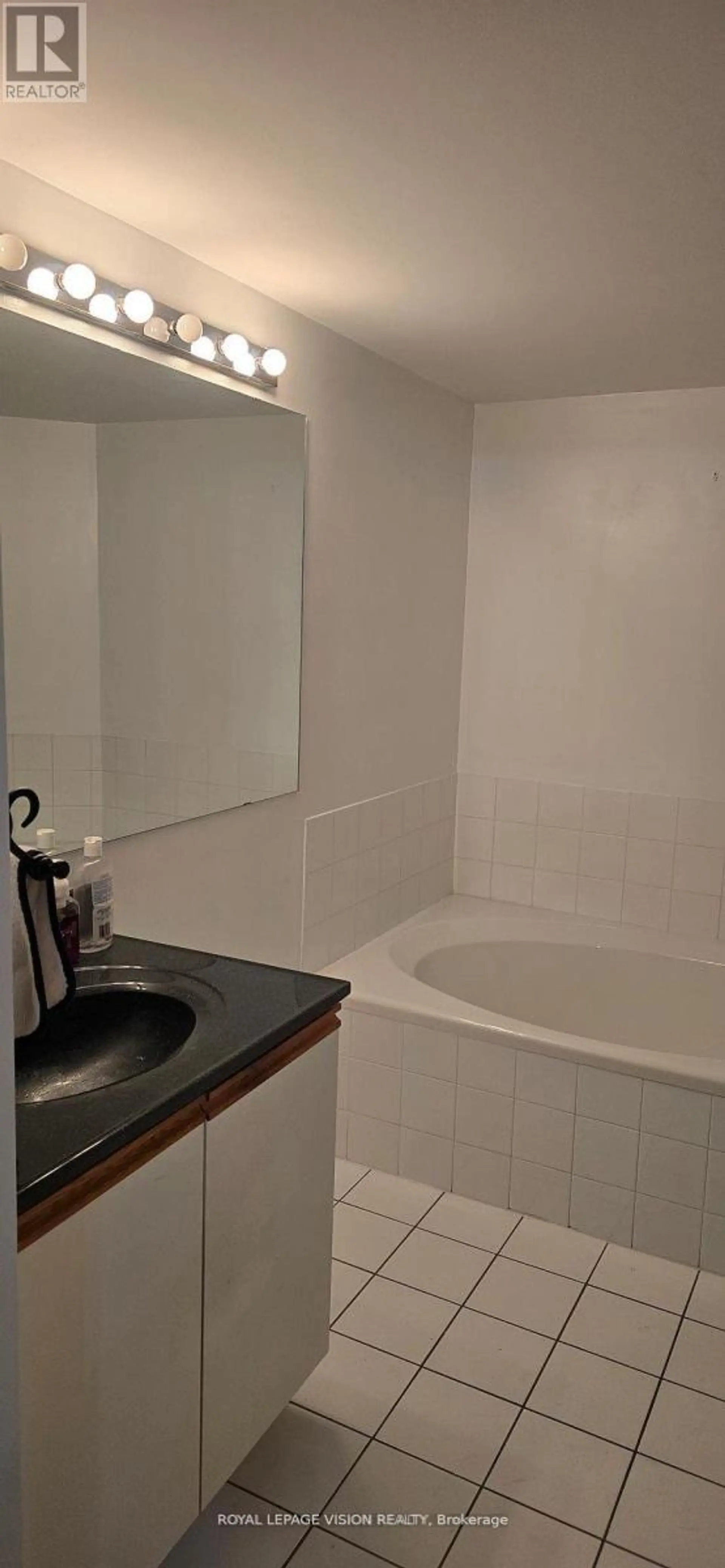 #106 3231 EGLINTON AVENUE E - Image 12