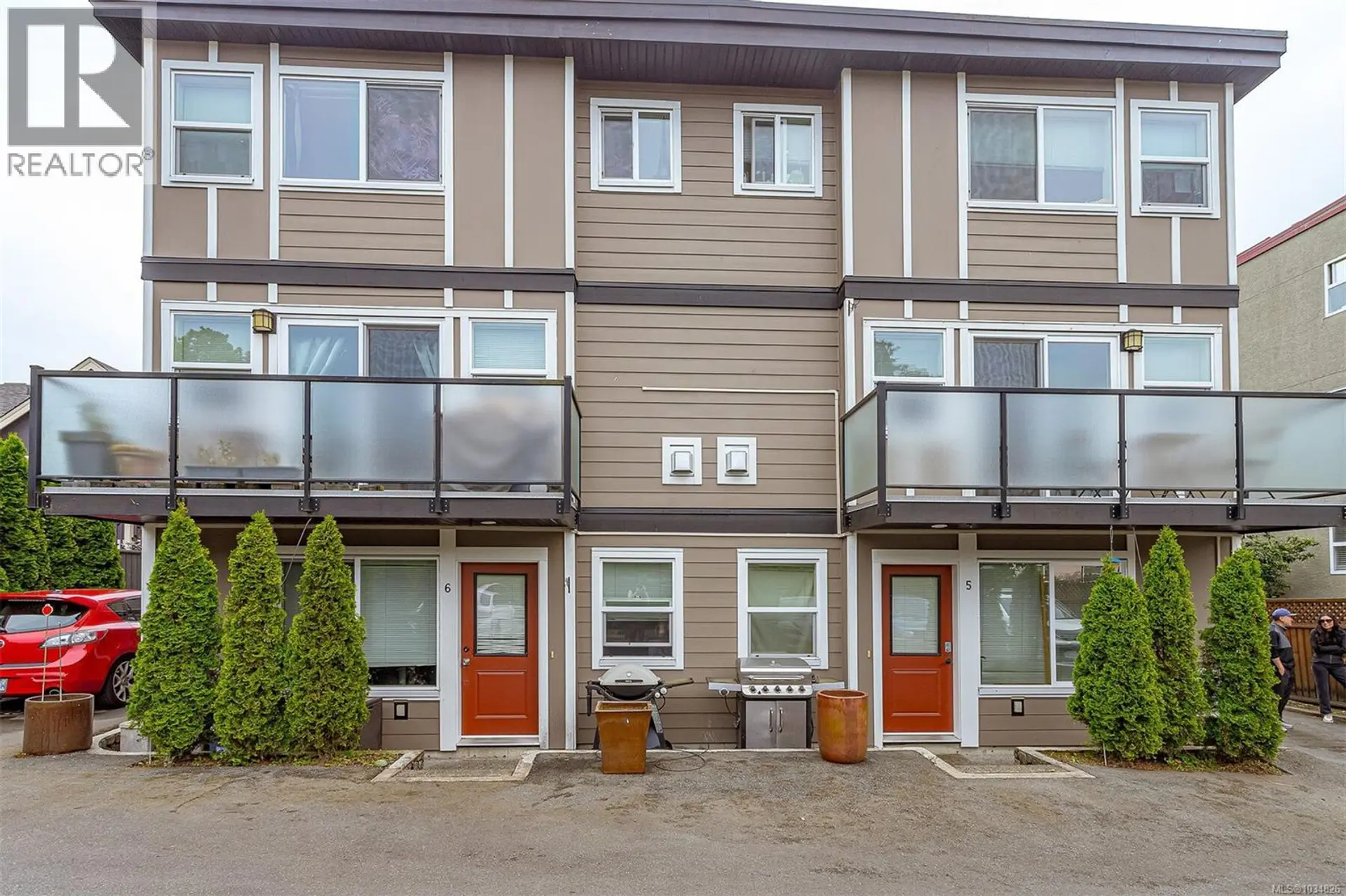 Property at #1-5 1044 Hillside Ave, Victoria, BC