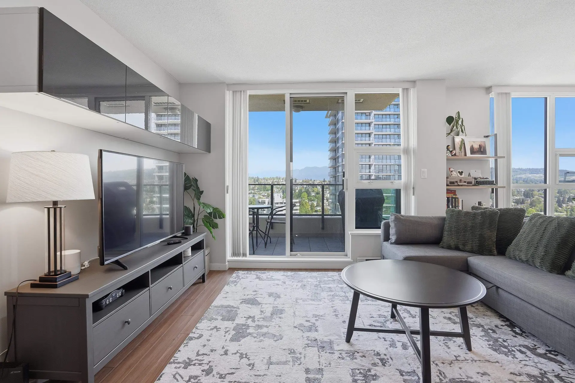 #2605 2232 Douglas Road - Image 3