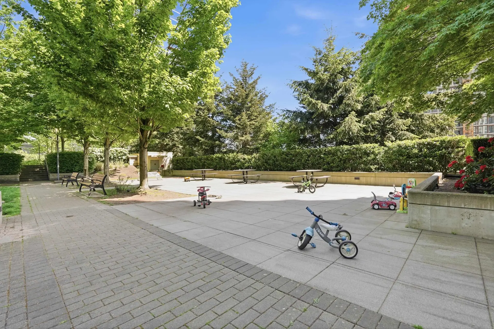 #2605 2232 Douglas Road - Image 18
