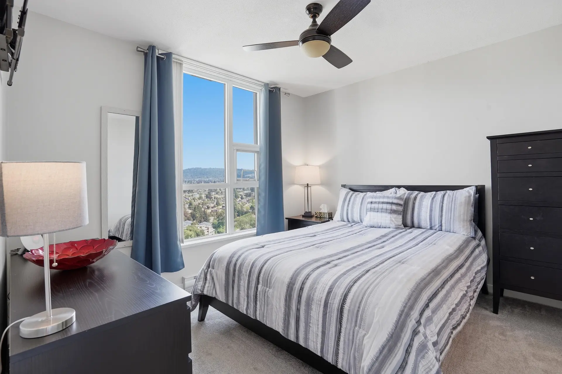 #2605 2232 Douglas Road - Image 8