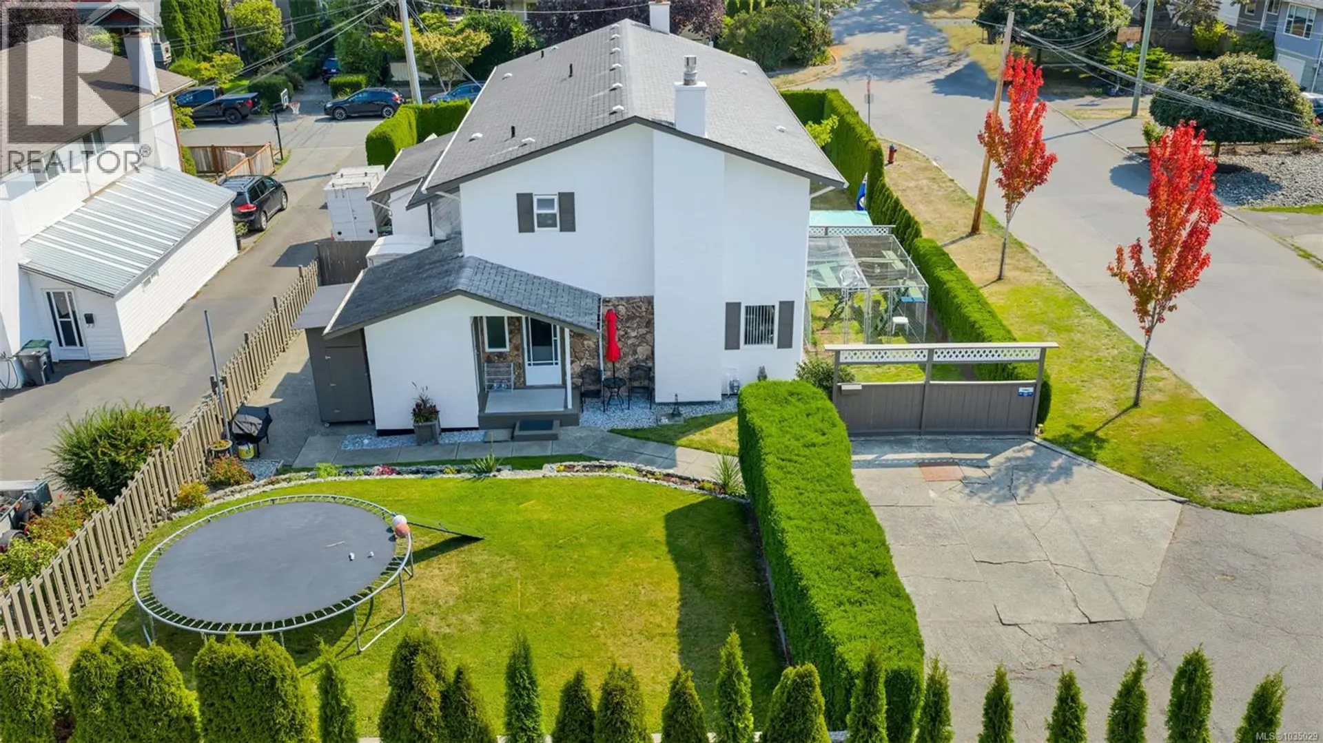 Property at 920 Agnes St, Esquimalt, BC