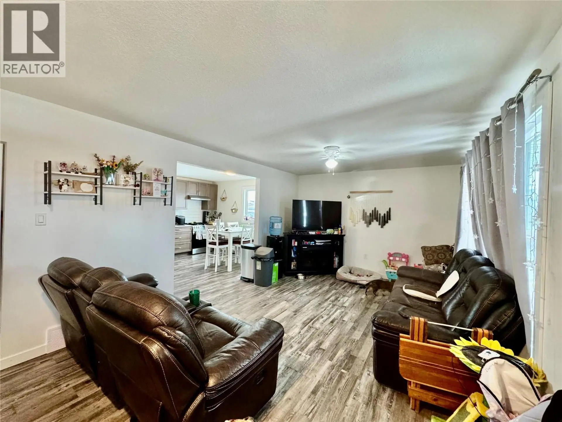 9120 8 Street - Image 4