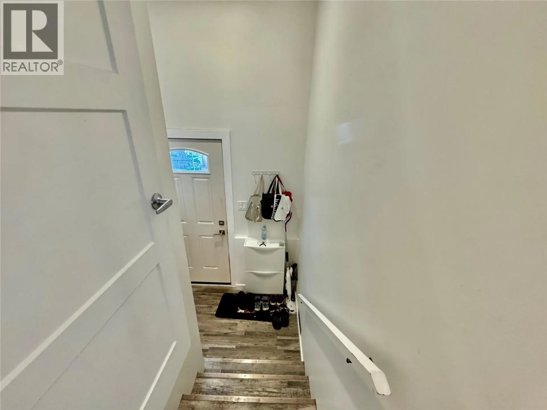 9120 8 Street - Image 13