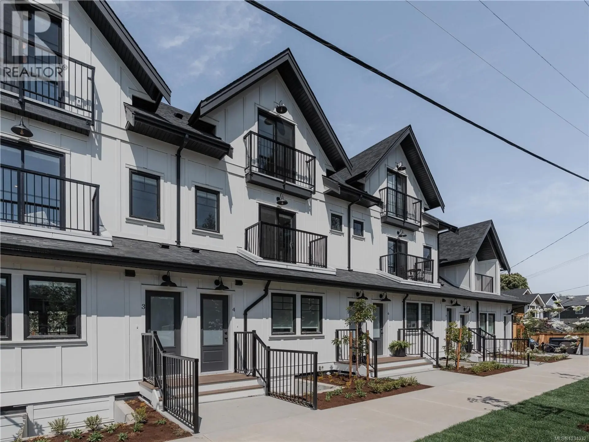 #2 1830 Allenby St - Image 17