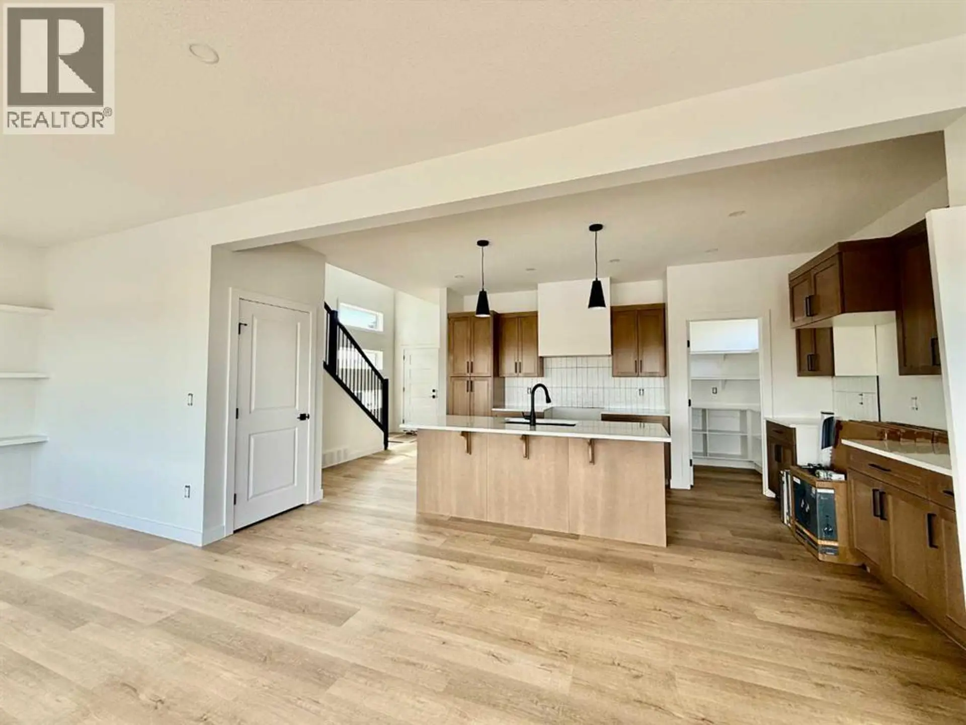 7057 85 Street - Image 5