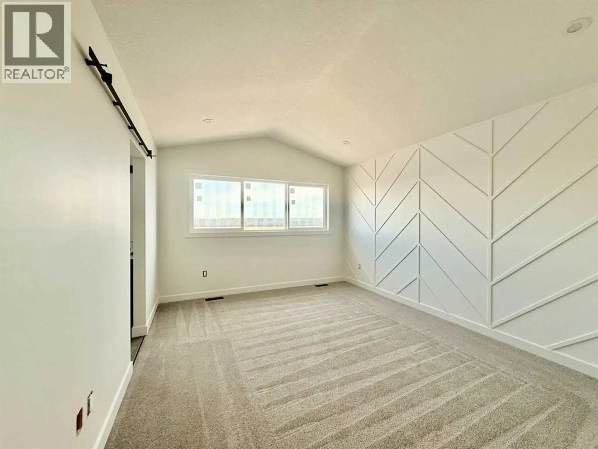 7057 85 Street - Image 9