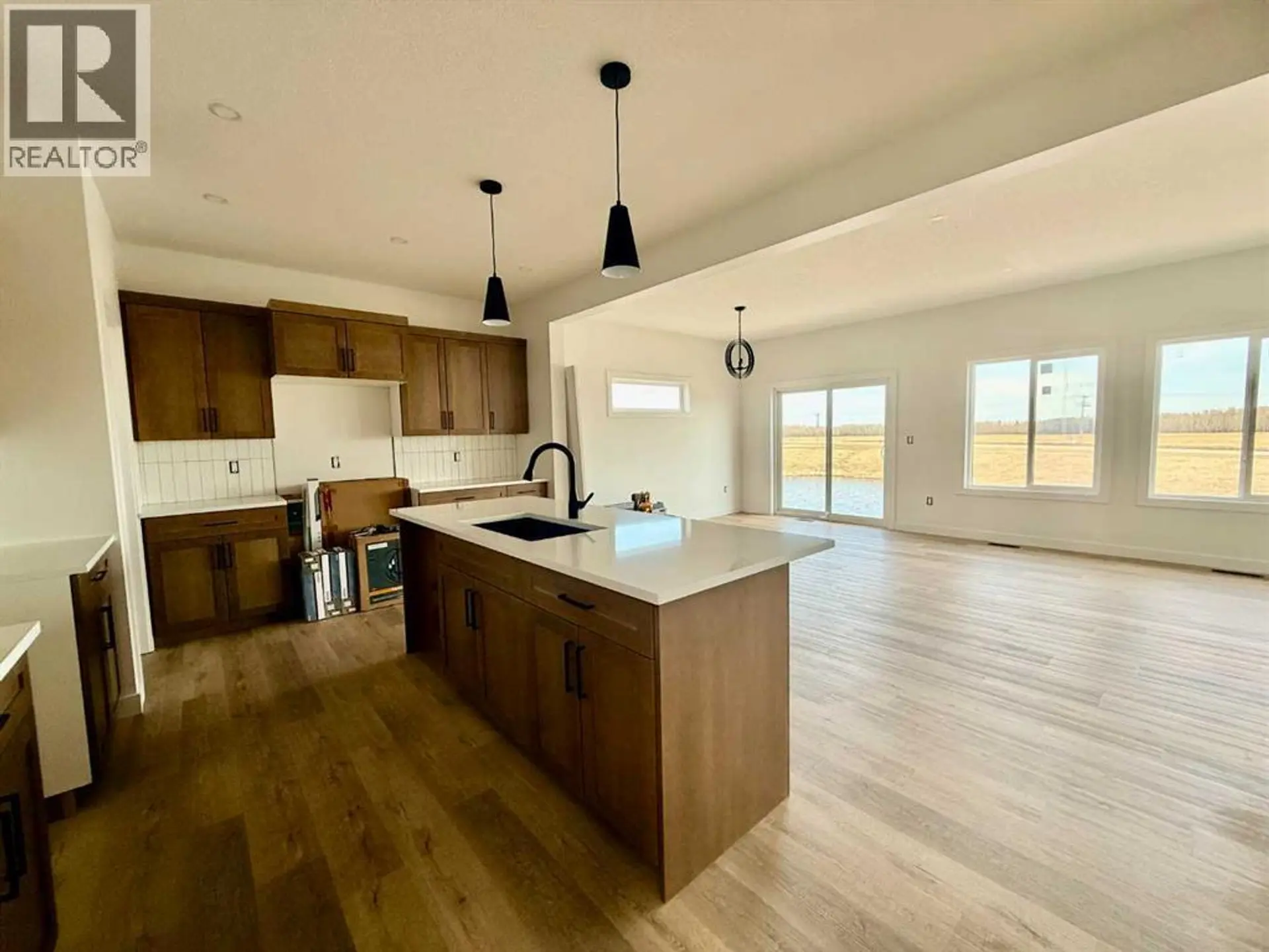 7057 85 Street - Image 4