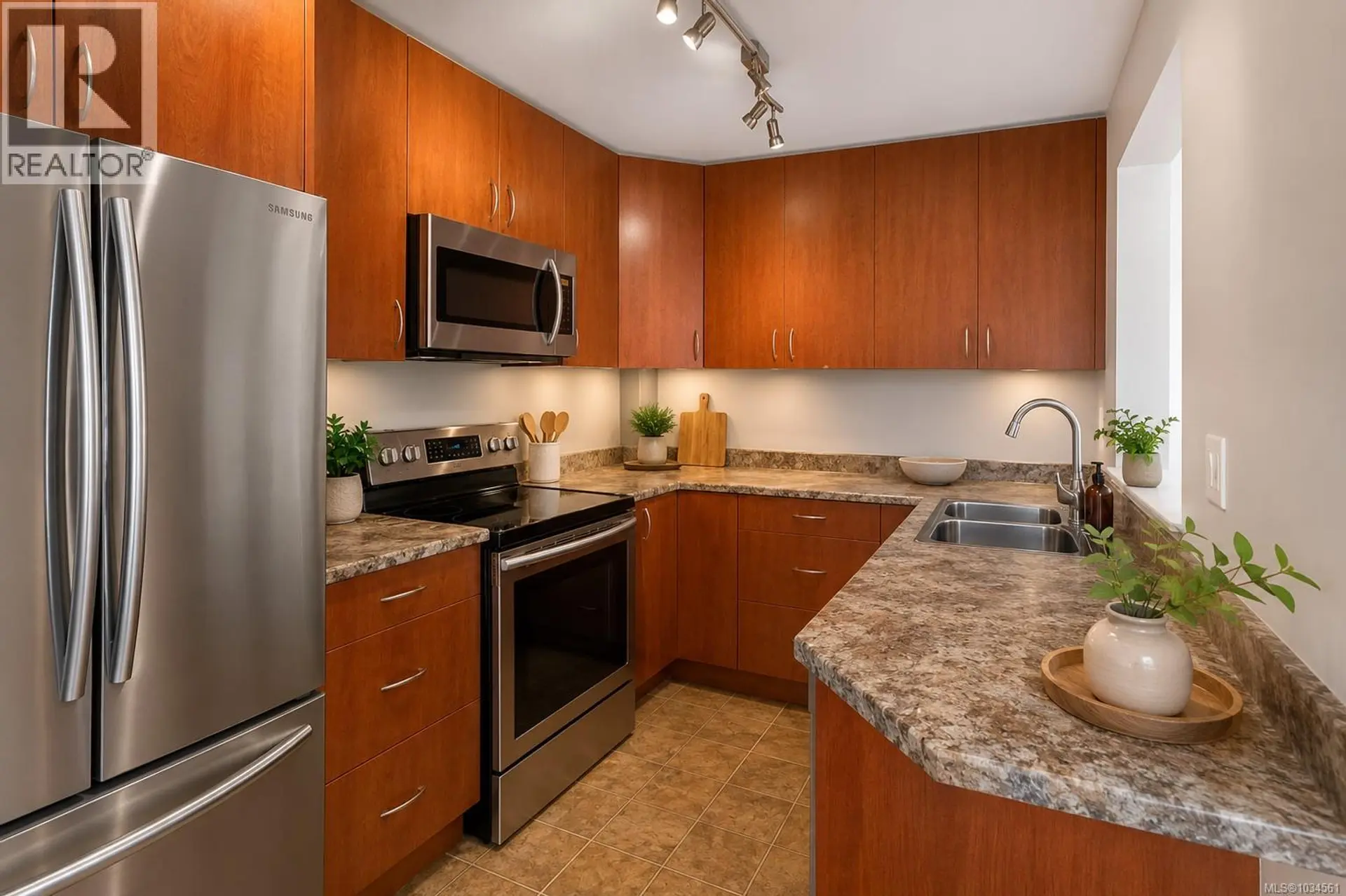 #307 3010 Washington Ave - Image 2