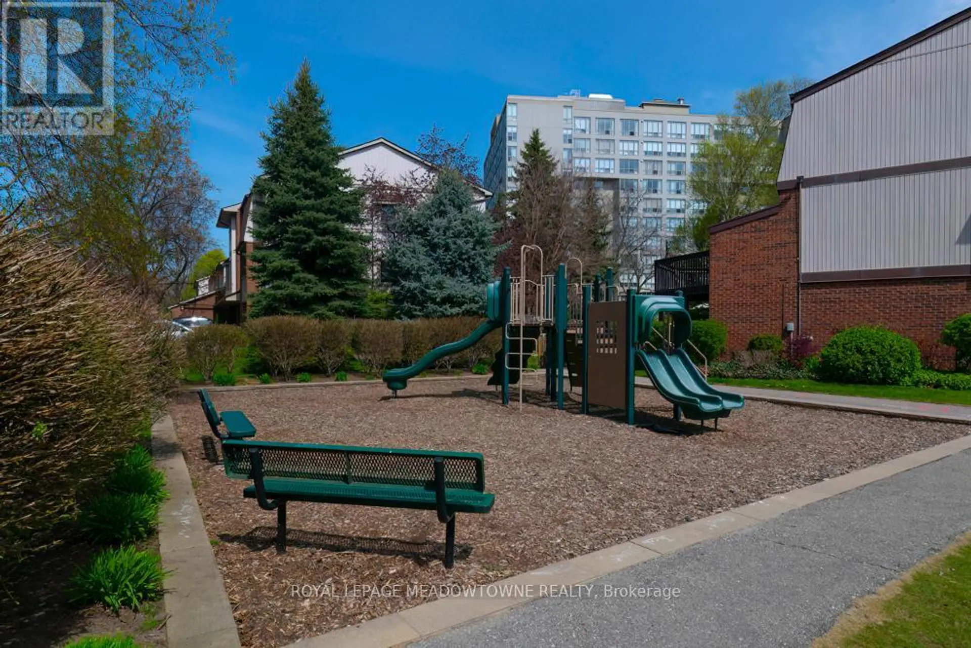 #905 1110 WALDEN CIRCLE - Image 18