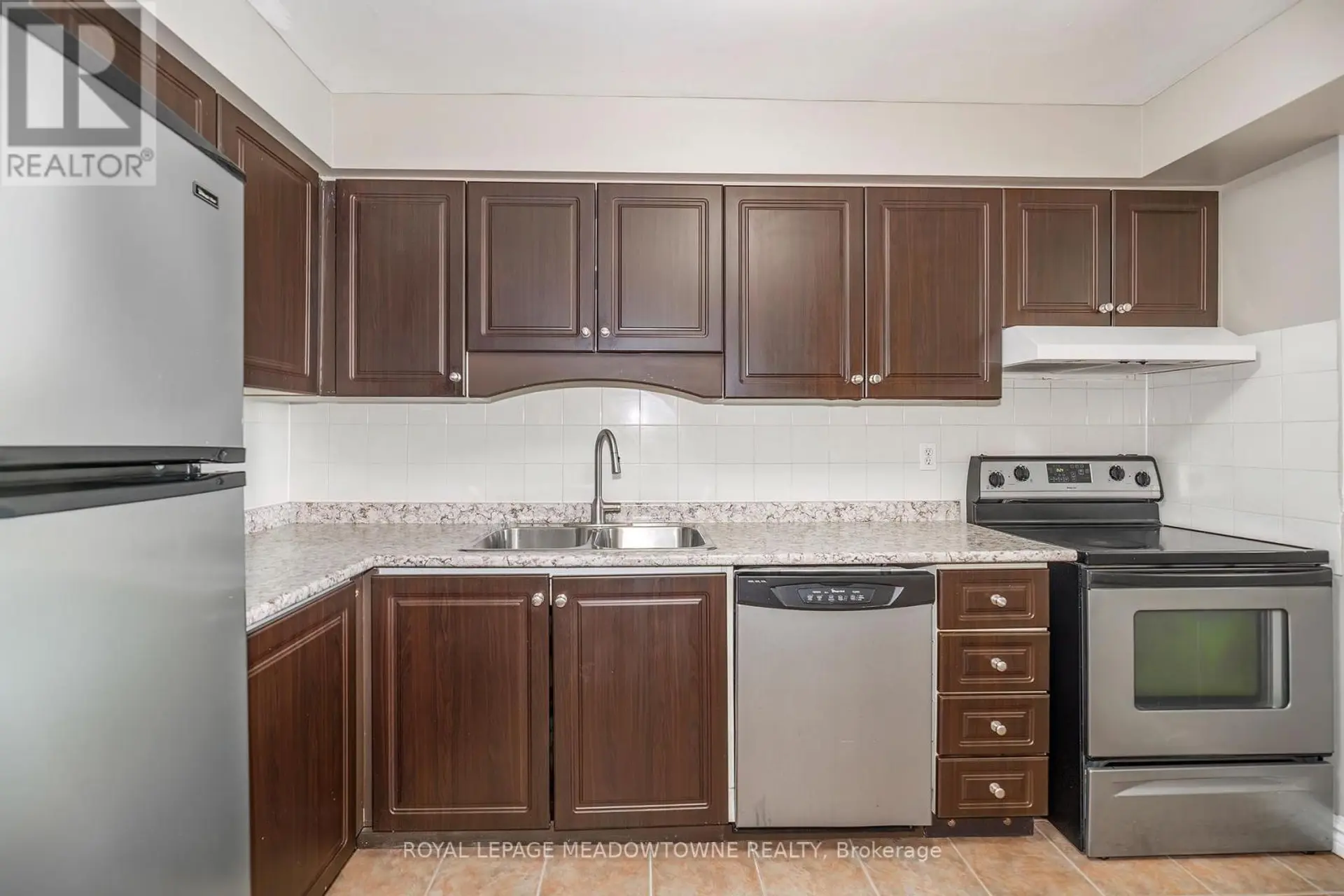 #905 1110 WALDEN CIRCLE - Image 7