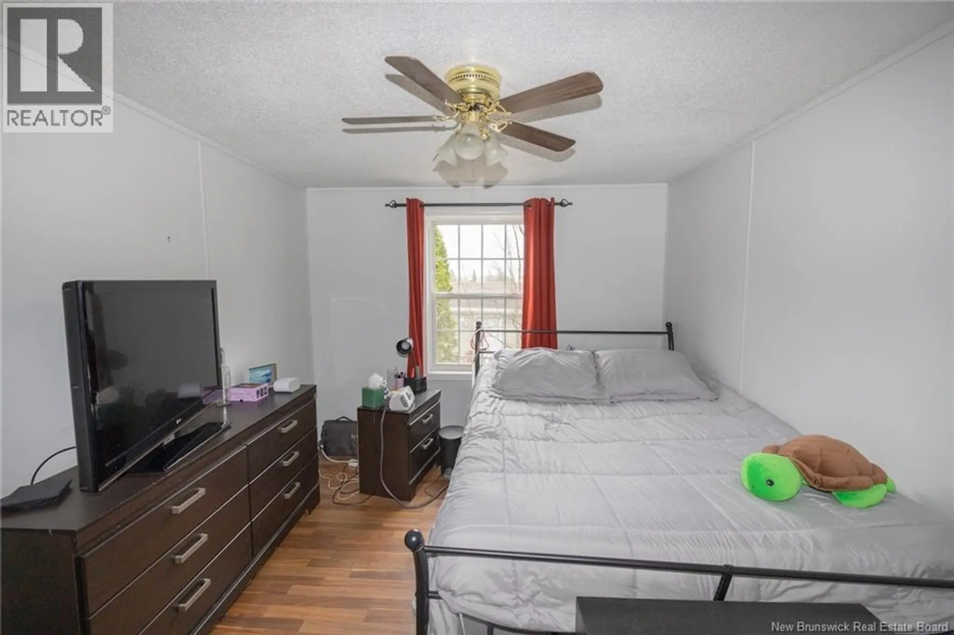 328 Governor Lane - Image 10