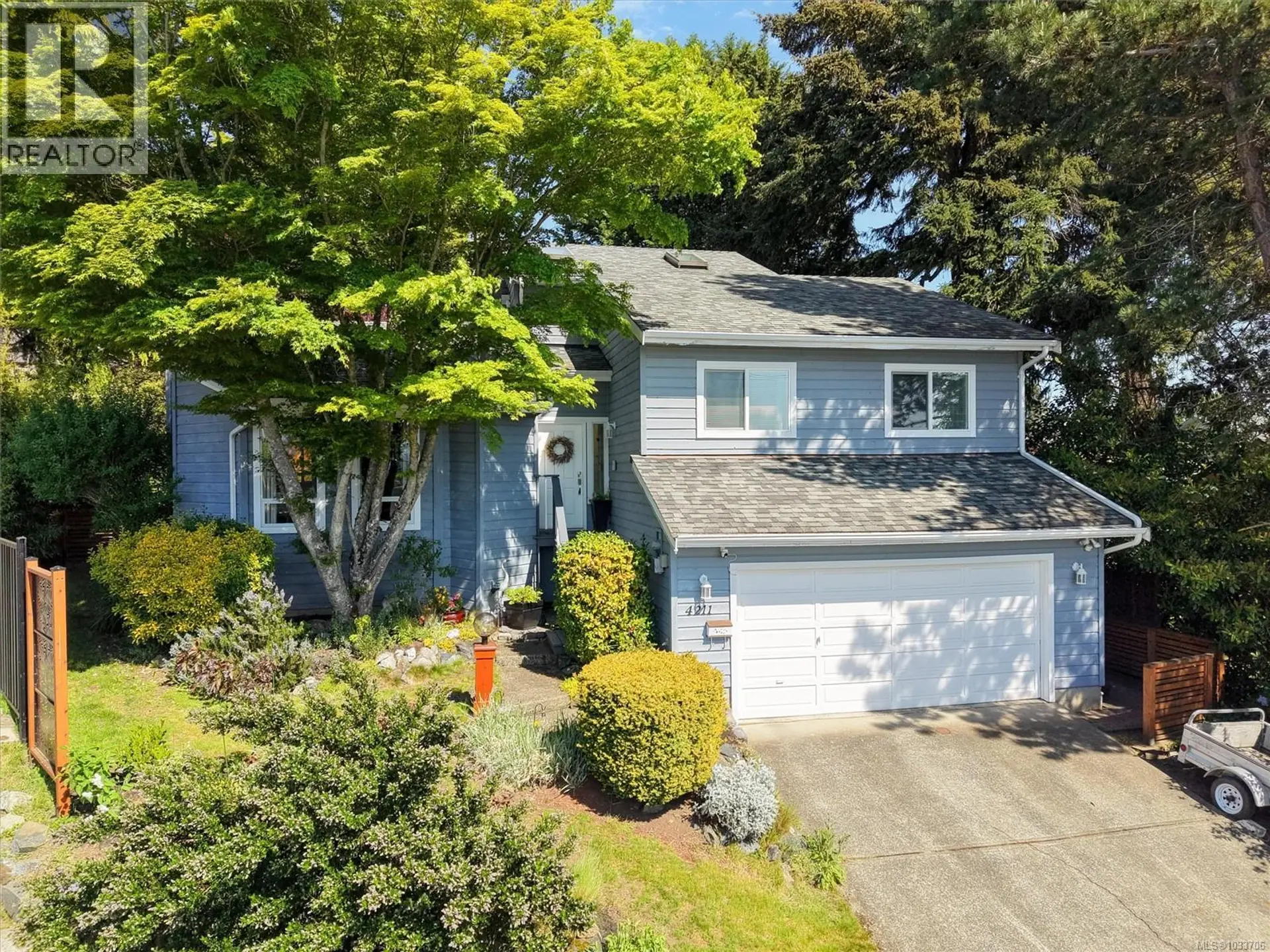 Property at 4211 Leaf Hill Green, Saanich, BC