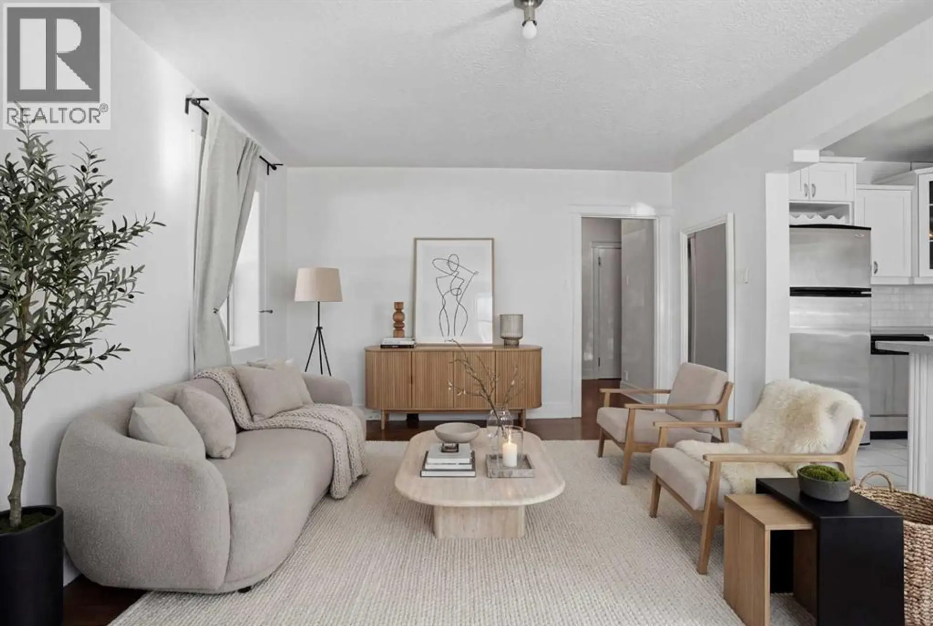 #3 330 19 Avenue SW - Image 1