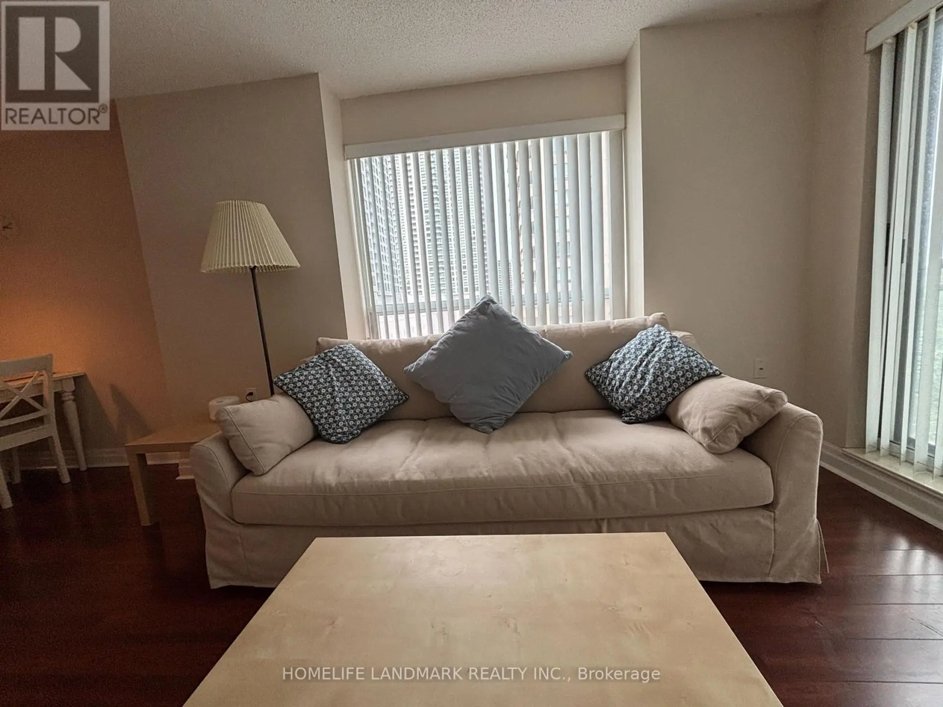 #902 21 HILLCREST AVENUE - Image 12