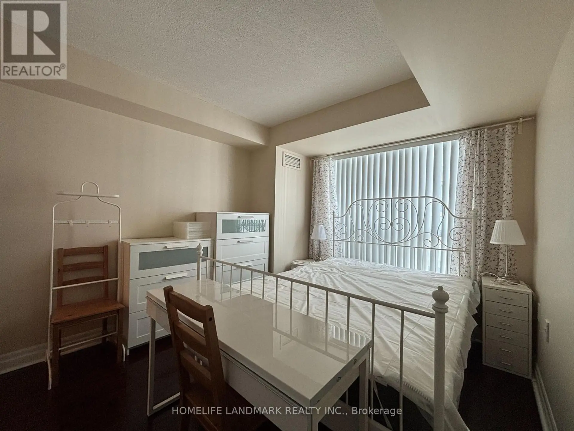 #902 21 HILLCREST AVENUE - Image 20