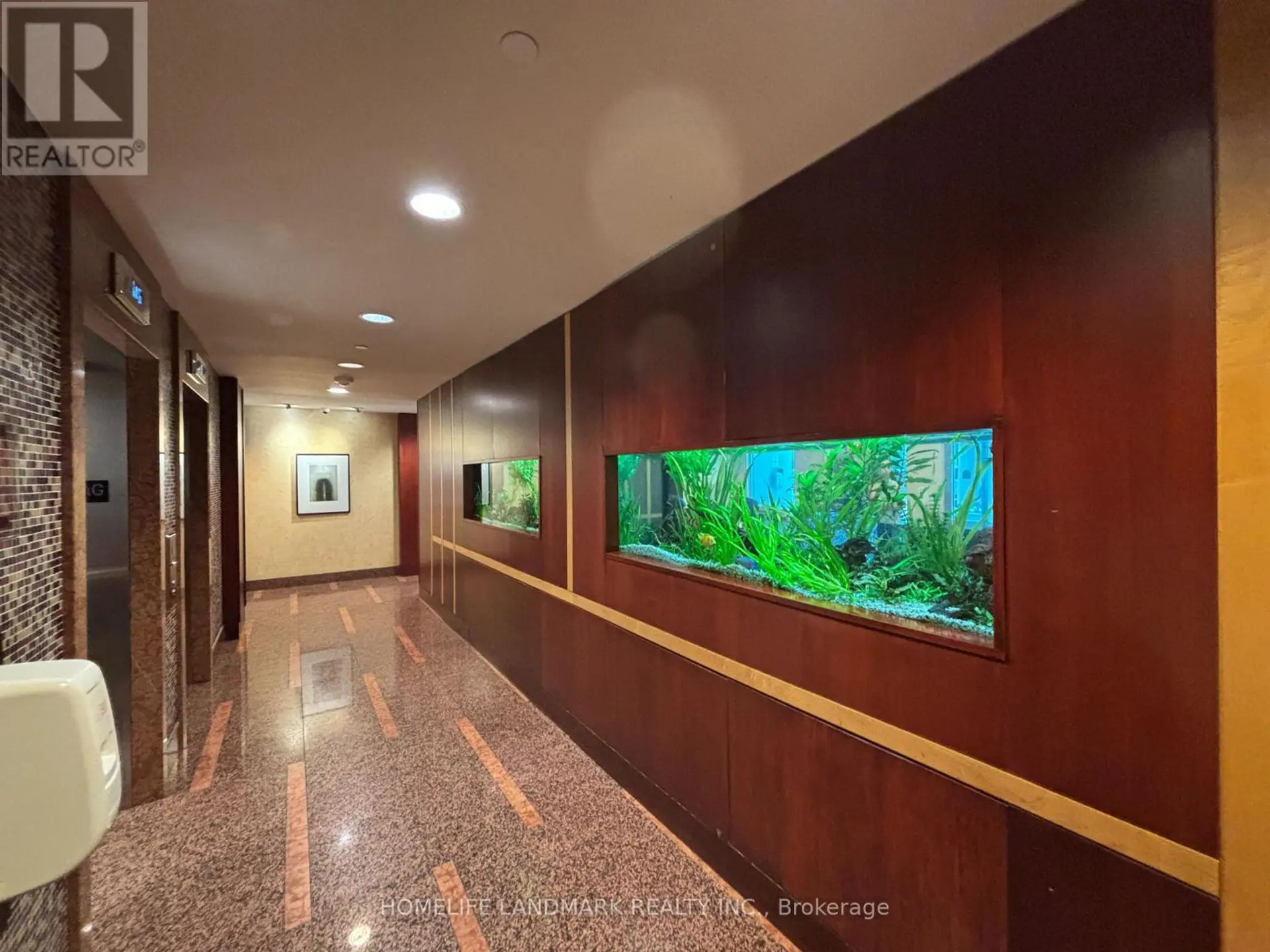 #902 21 HILLCREST AVENUE - Image 6