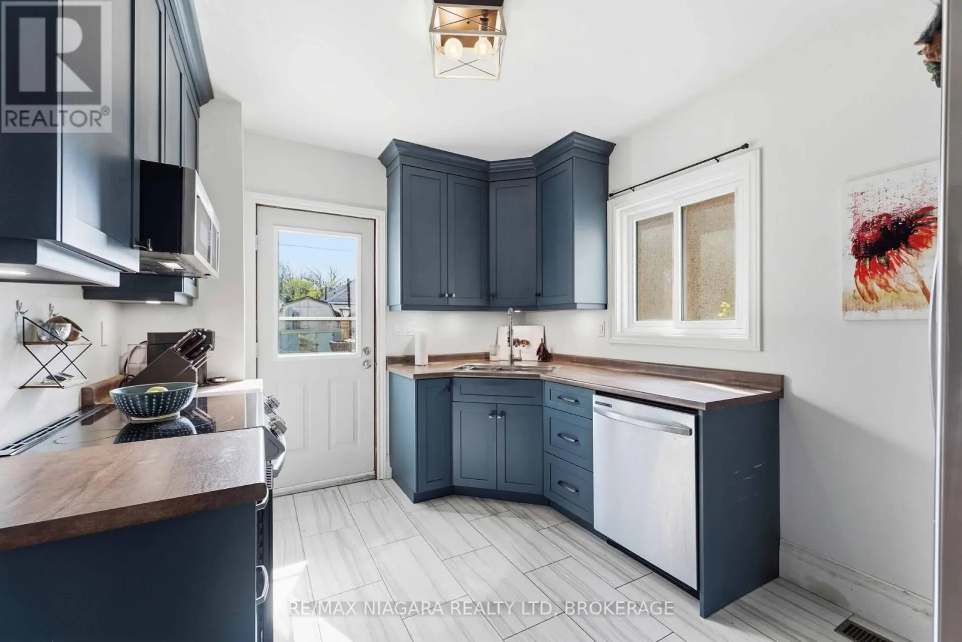 52 BERRYMAN AVENUE - Image 9