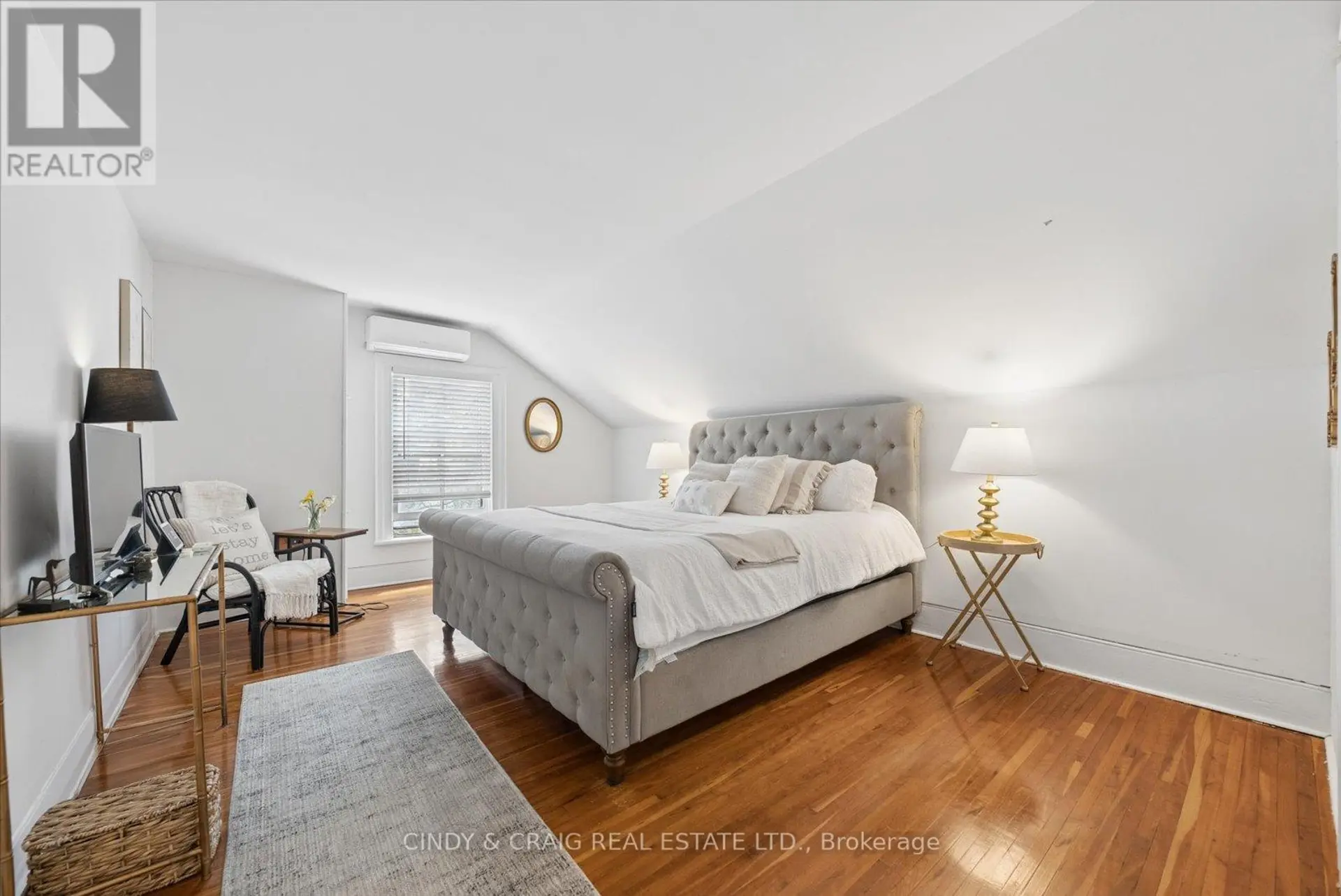 443 VICTORIA STREET - Image 11