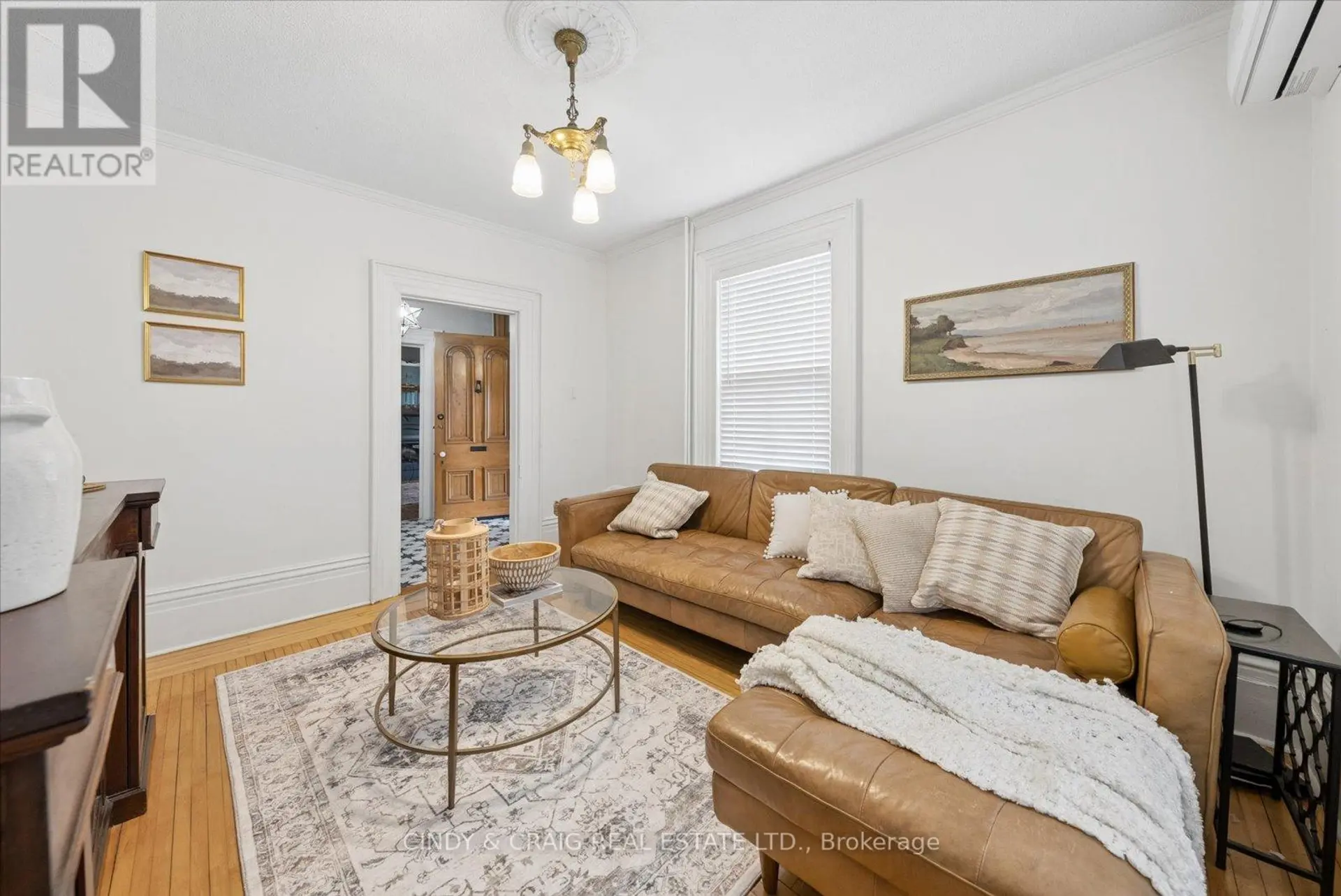 443 VICTORIA STREET - Image 8