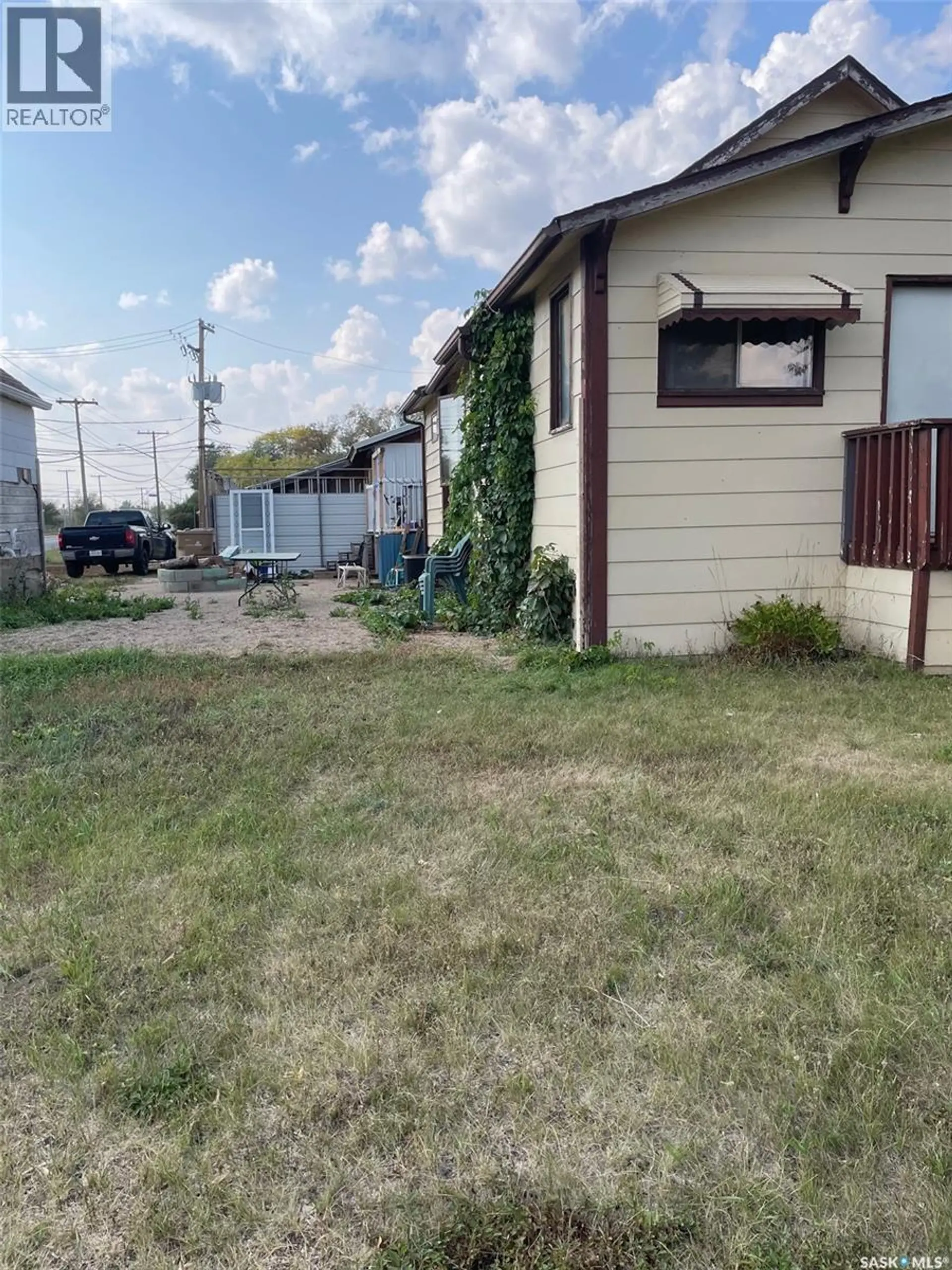 2068 Connaught STREET - Image 2