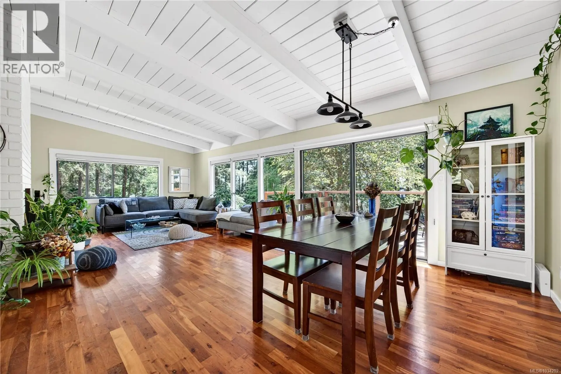 Property at 296 Woodland Dr, Salt Spring, BC
