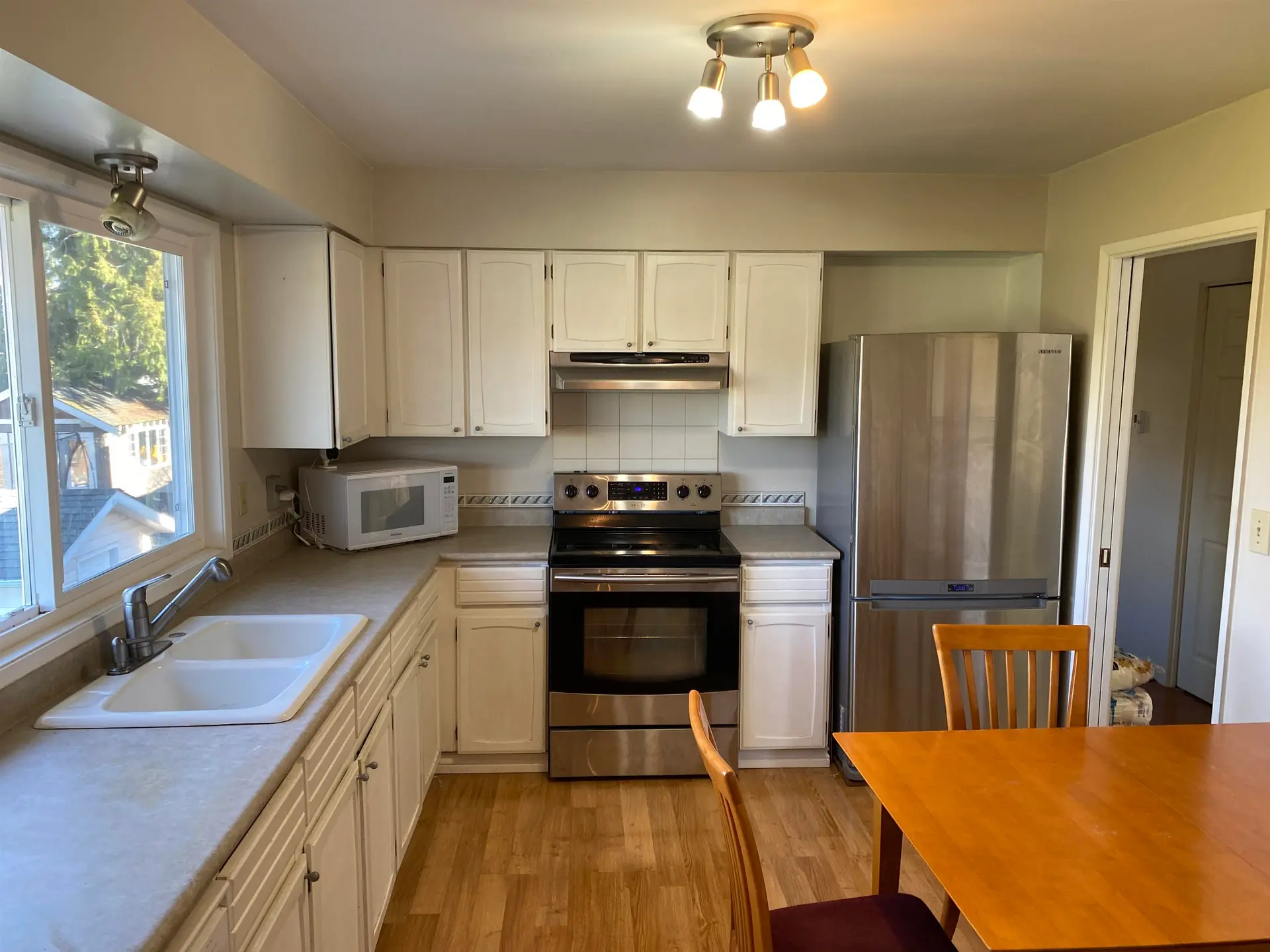 5373 Maple Crescent - Image 4