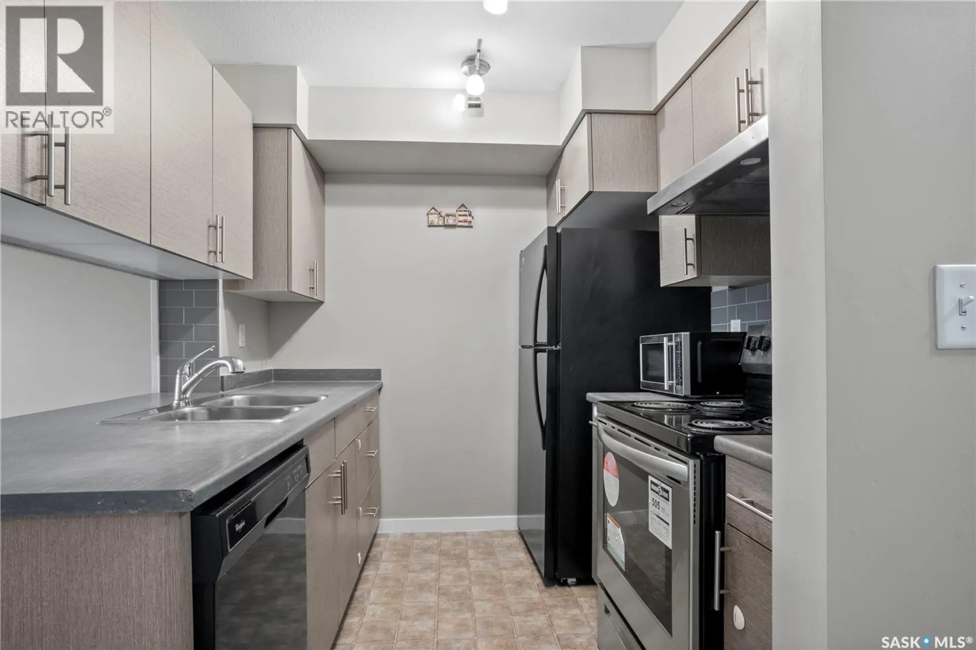 #2110 5500 Mitchinson WAY - Image 8