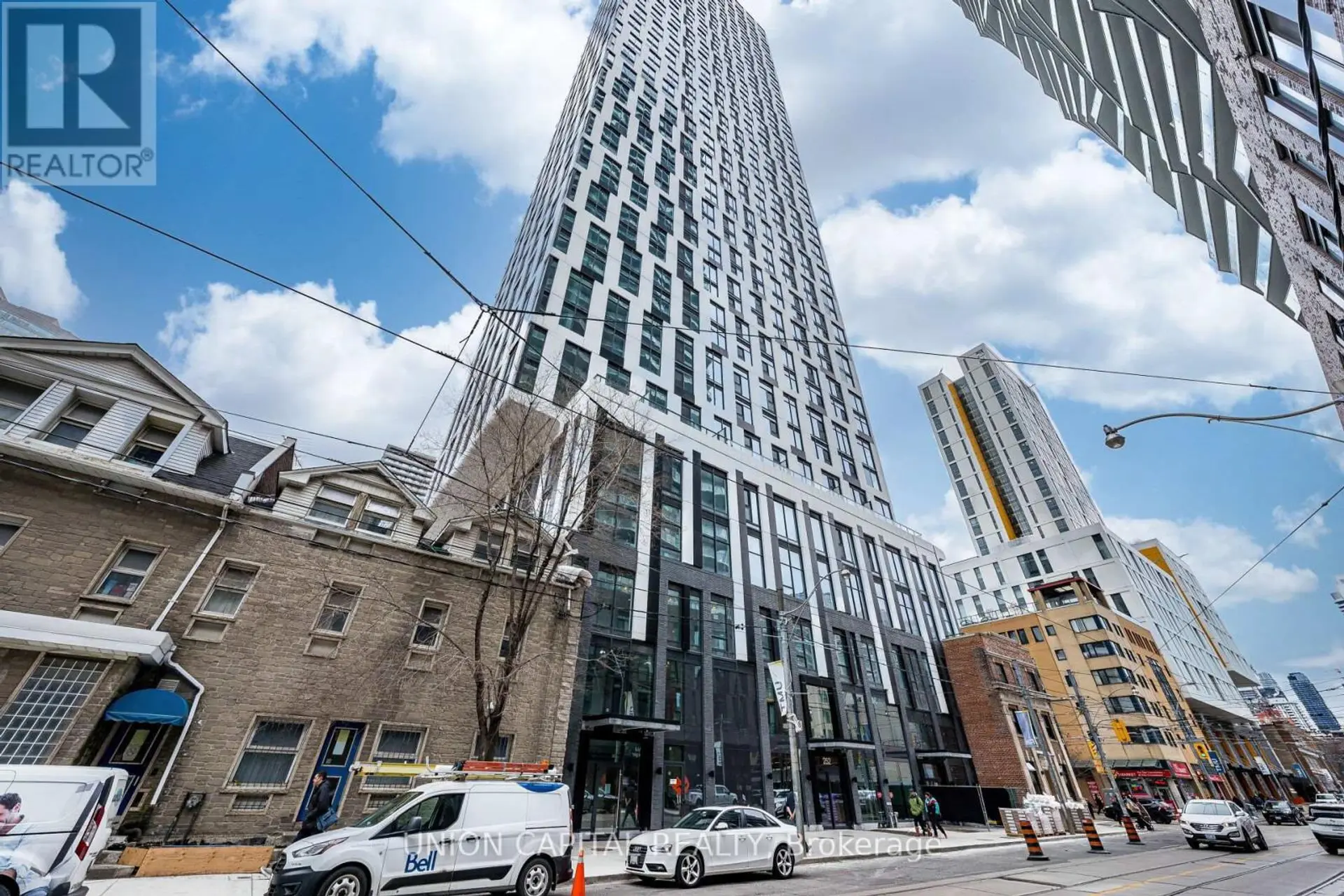 #5511 252 CHURCH STREET - Image 1