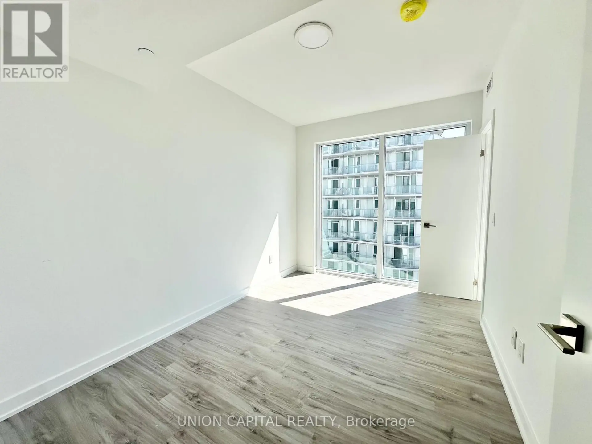#5511 252 CHURCH STREET - Image 10