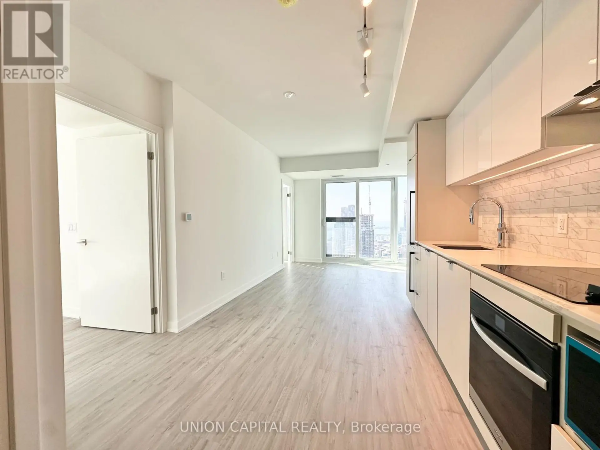 #5511 252 CHURCH STREET - Image 6