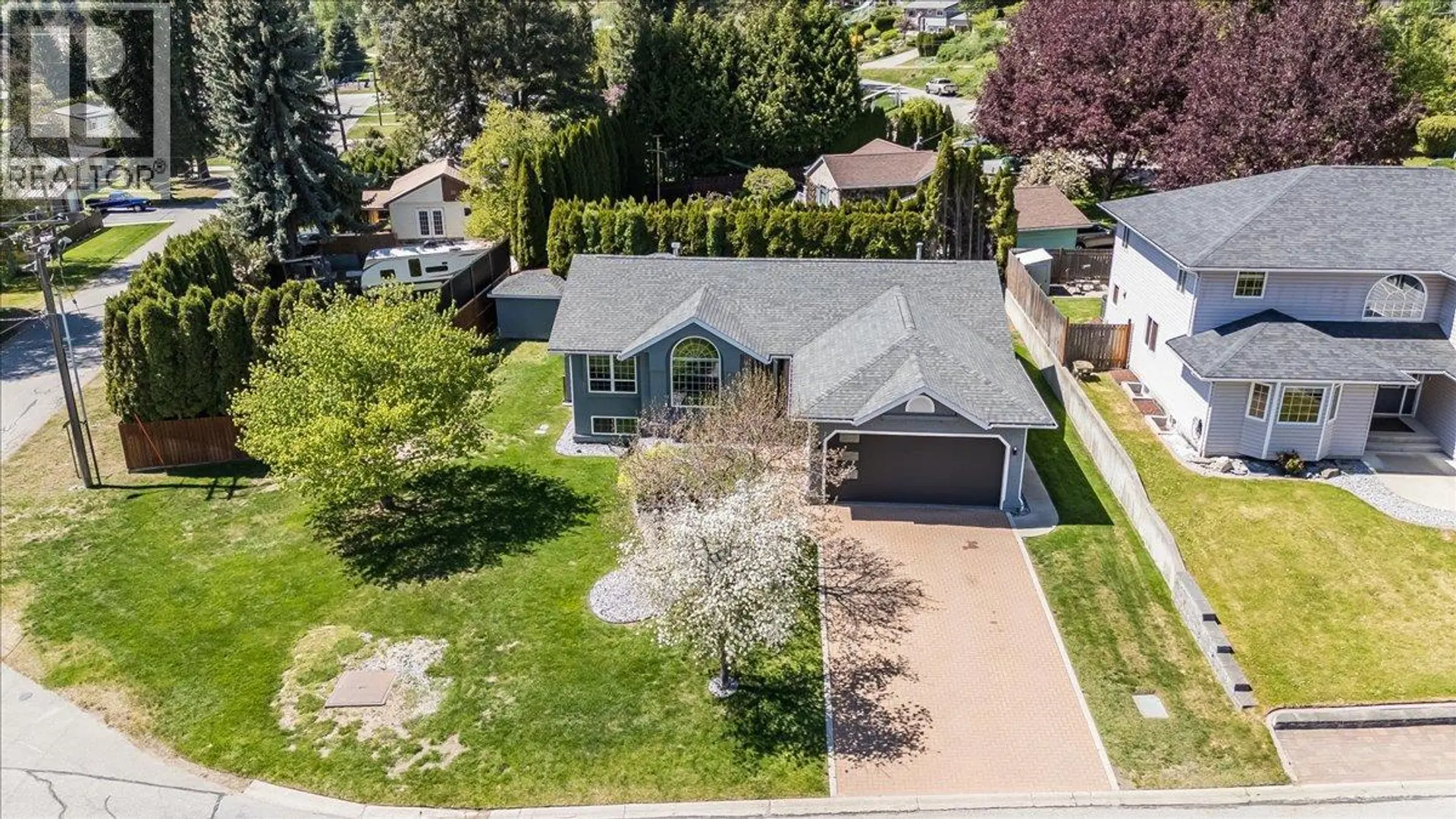 Property at 900 7TH Street, Montrose, BC