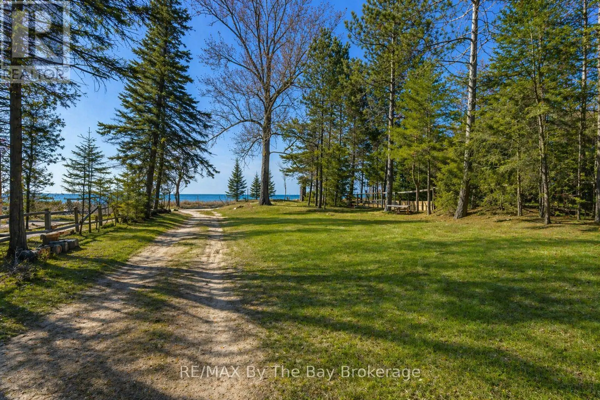 278 COASTLINE DRIVE - Image 4