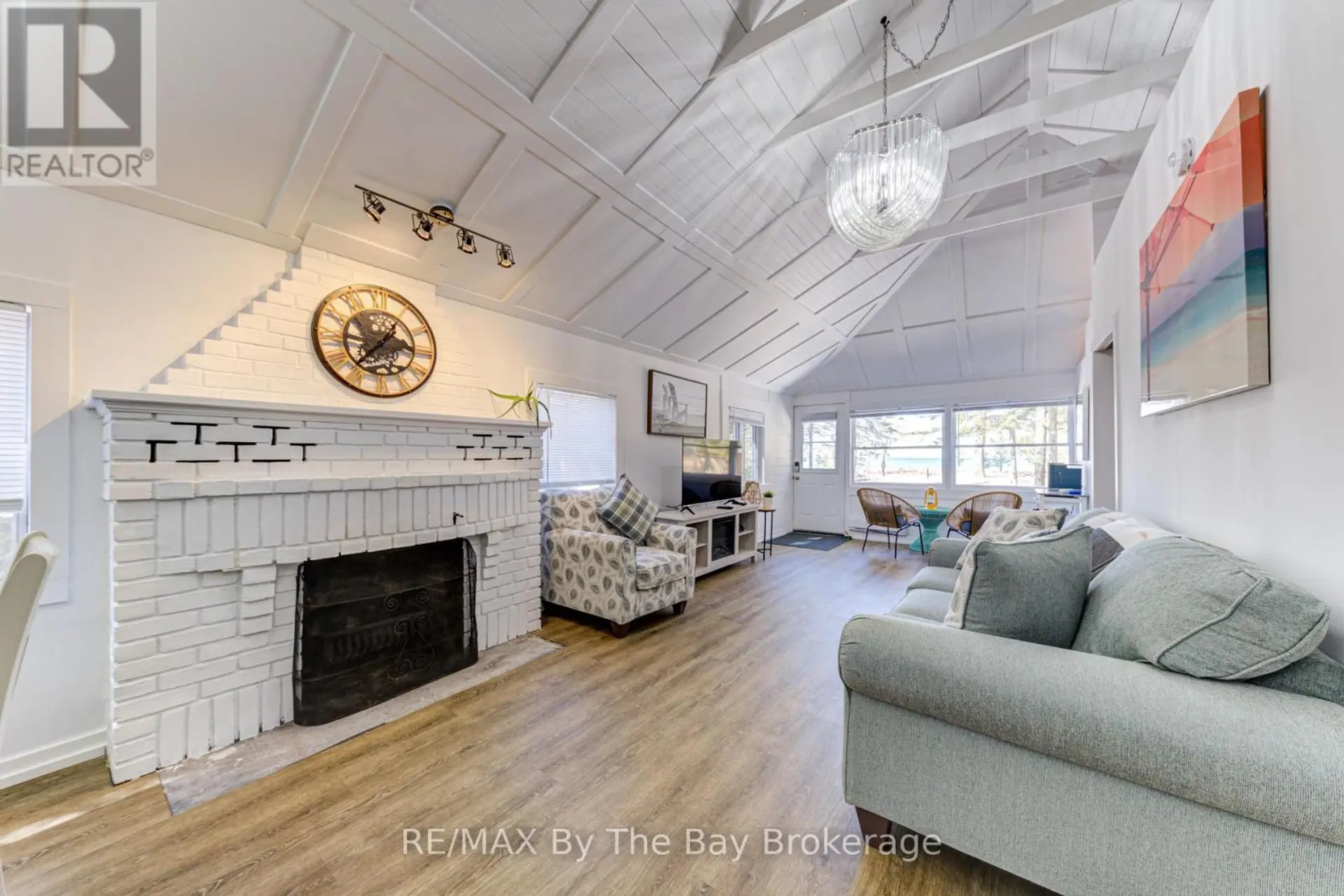 278 COASTLINE DRIVE - Image 9