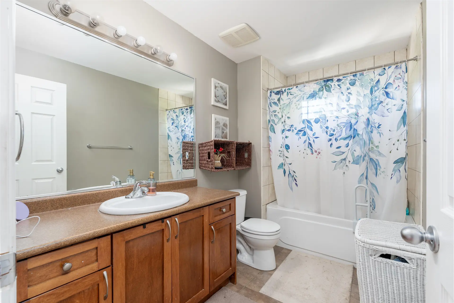 8364 Harris Street - Image 4