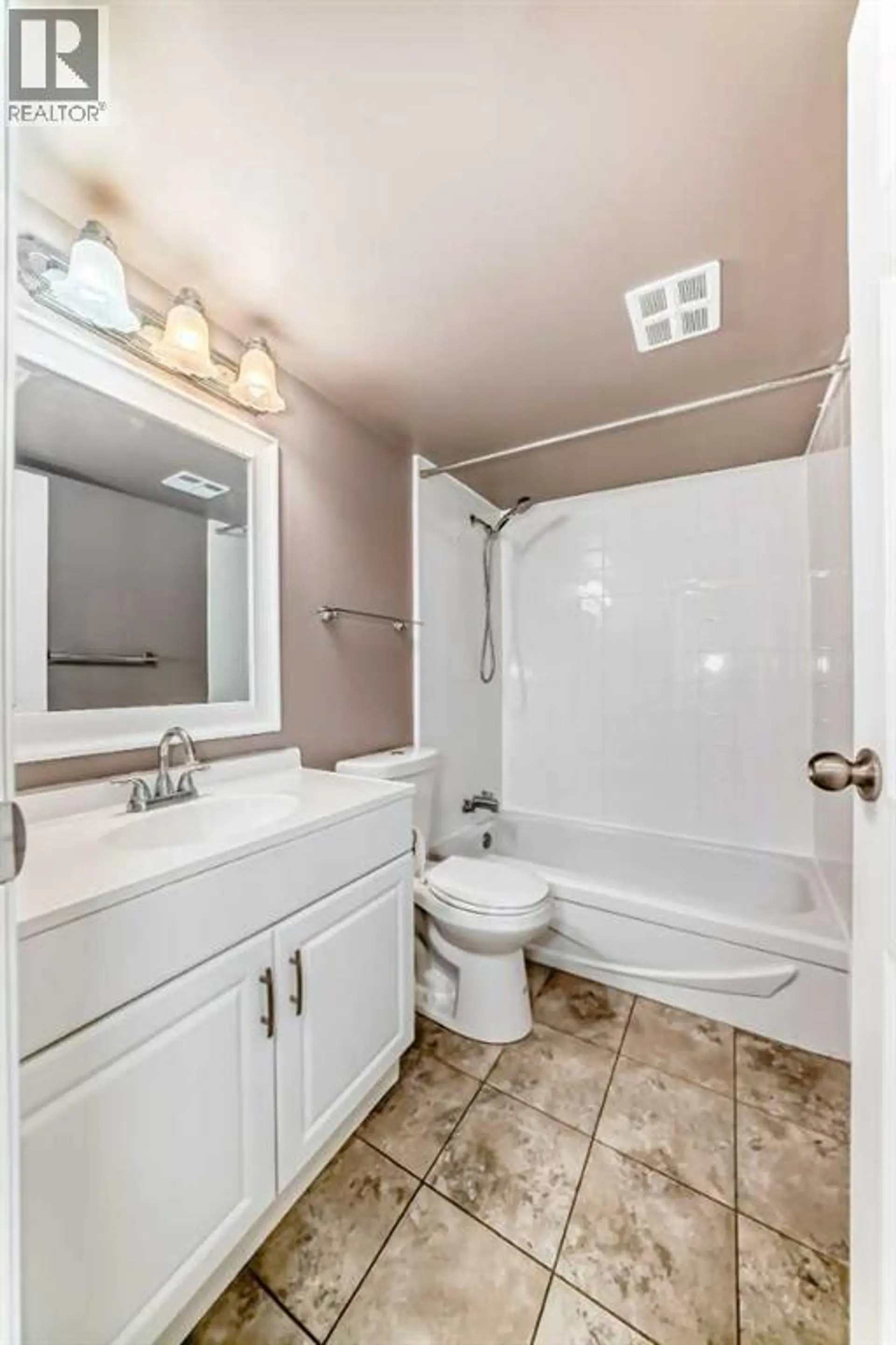 #24 821 3 Avenue SW - Image 8