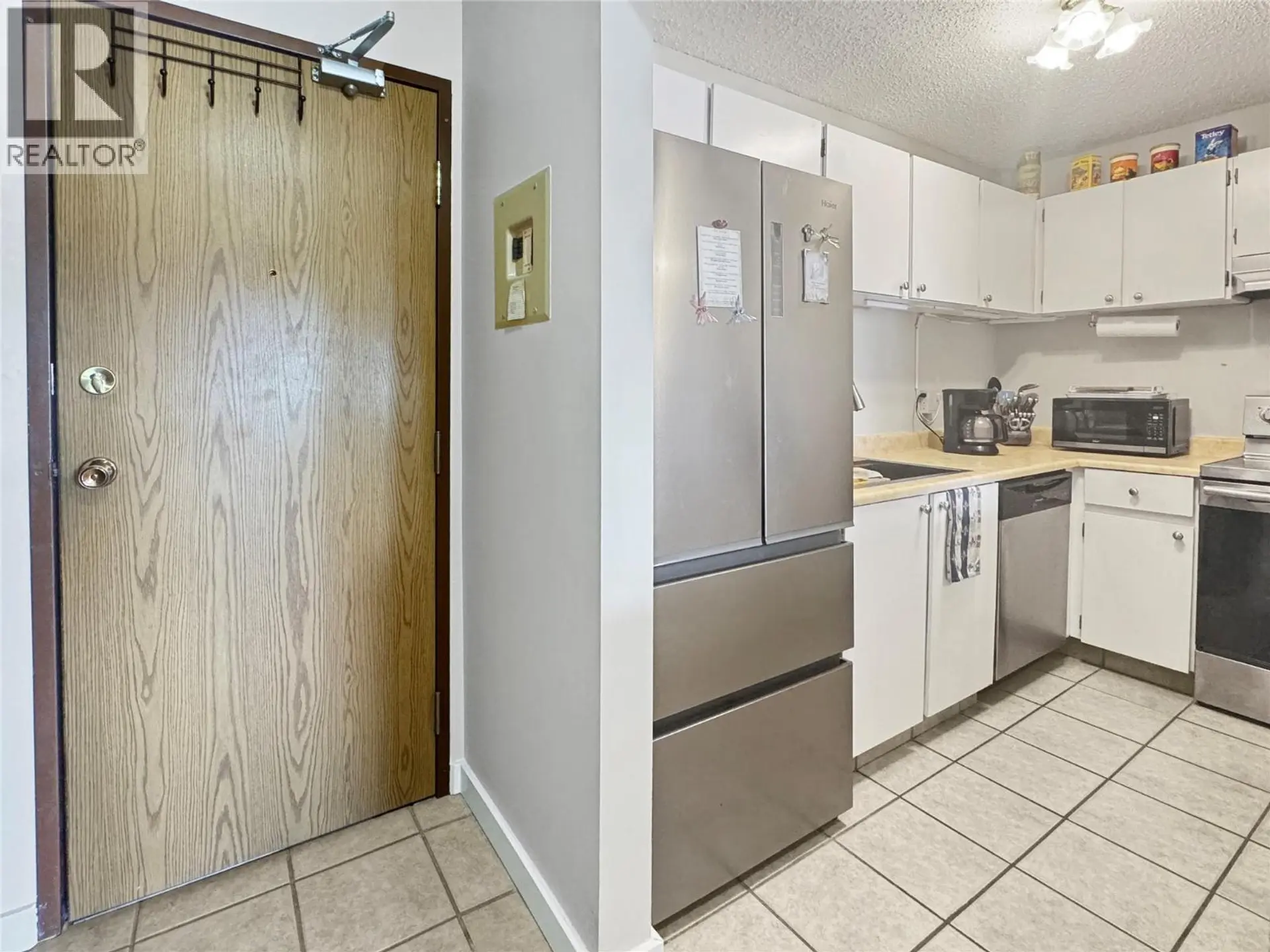 #206B 2321 12TH Street N - Image 3