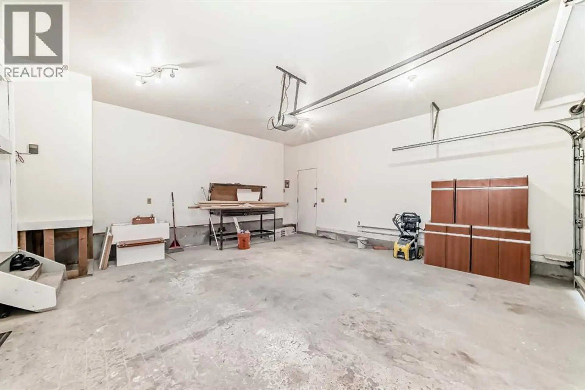 11323 Coventry Boulevard NE - Image 20