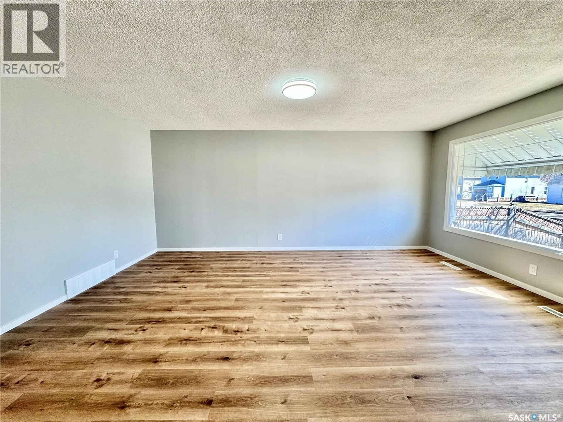 624 7th STREET E - Image 5