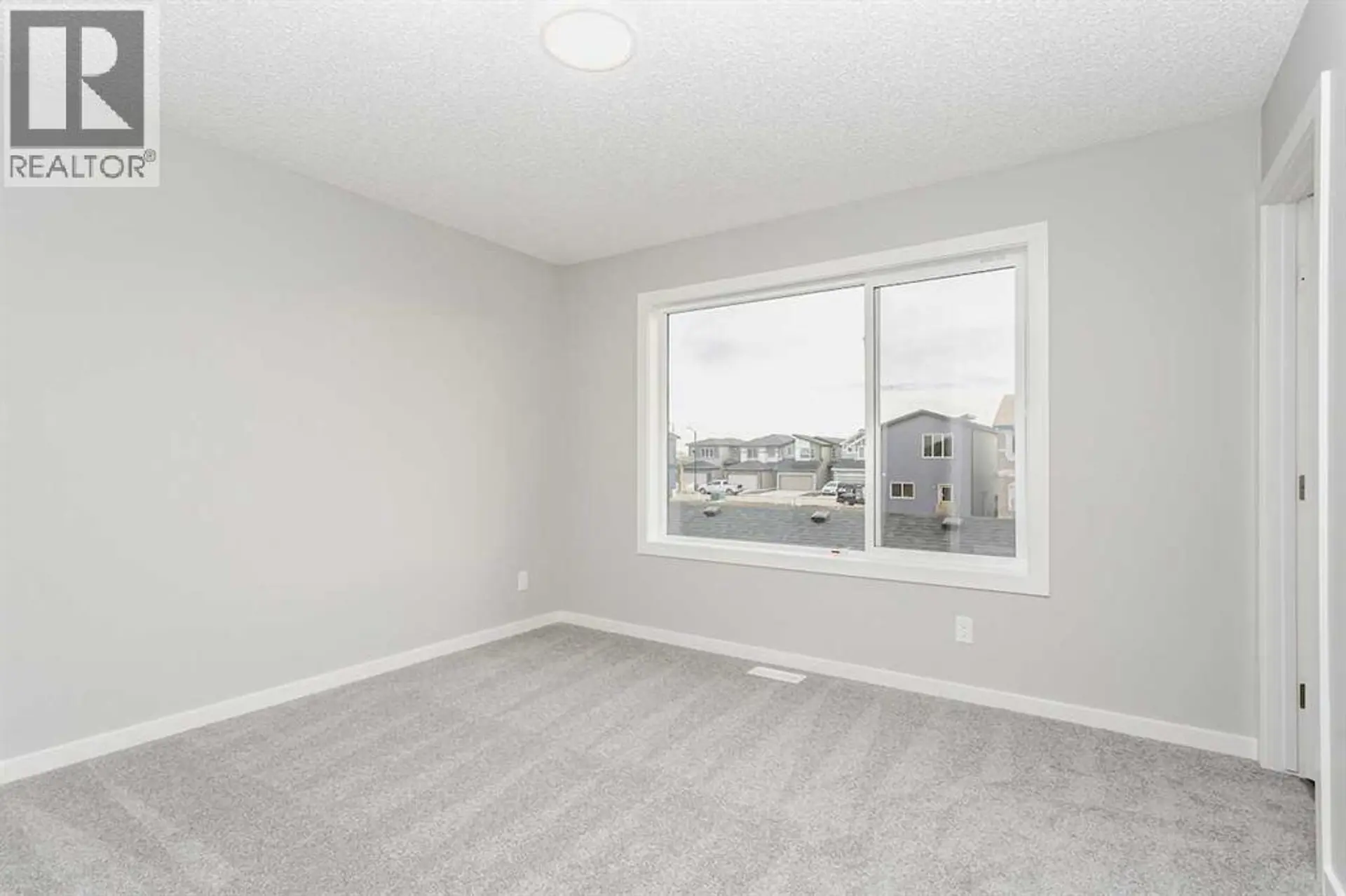 222 Heartwood Parade SE - Image 11