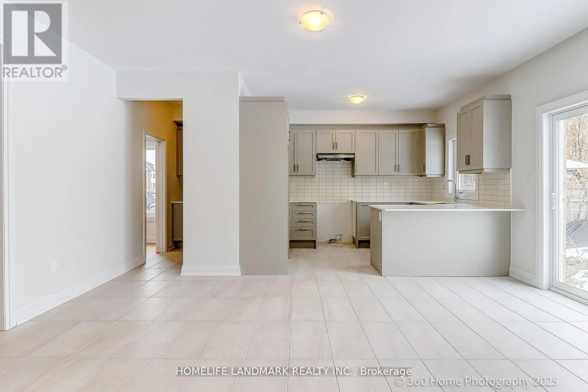 219 SEGUIN STREET - Image 3