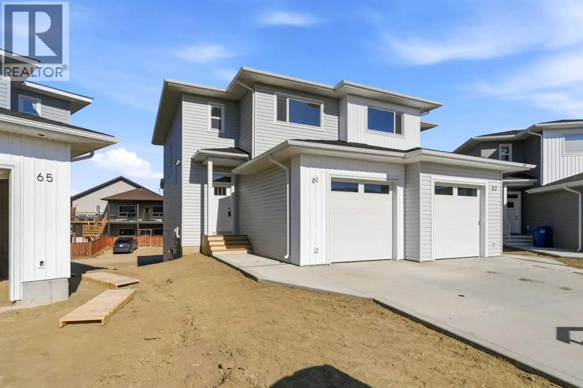 85 Pinnacle Close - Image 1