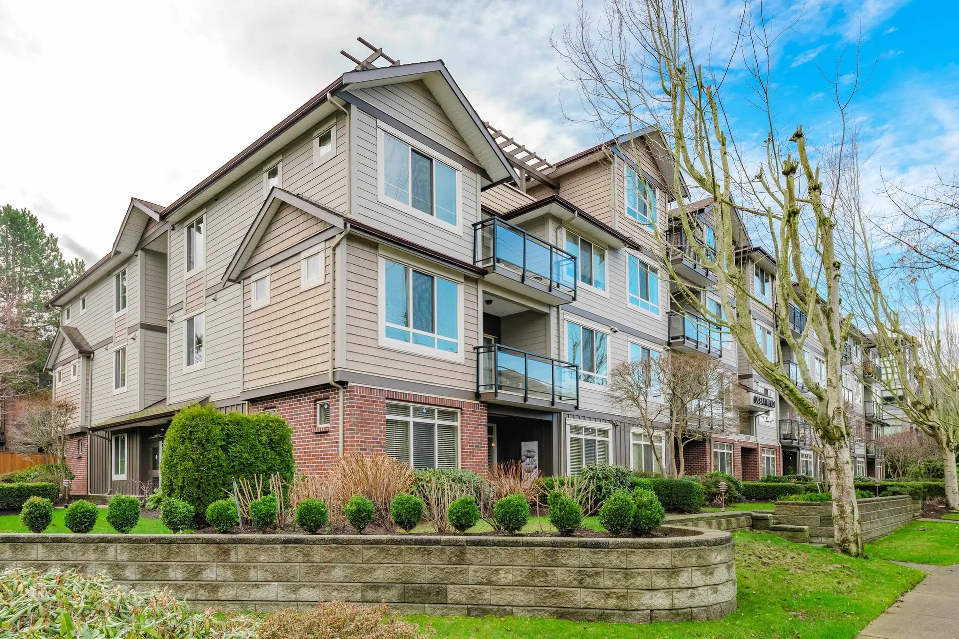 Property at #406 15368 17a Avenue, Surrey, BC