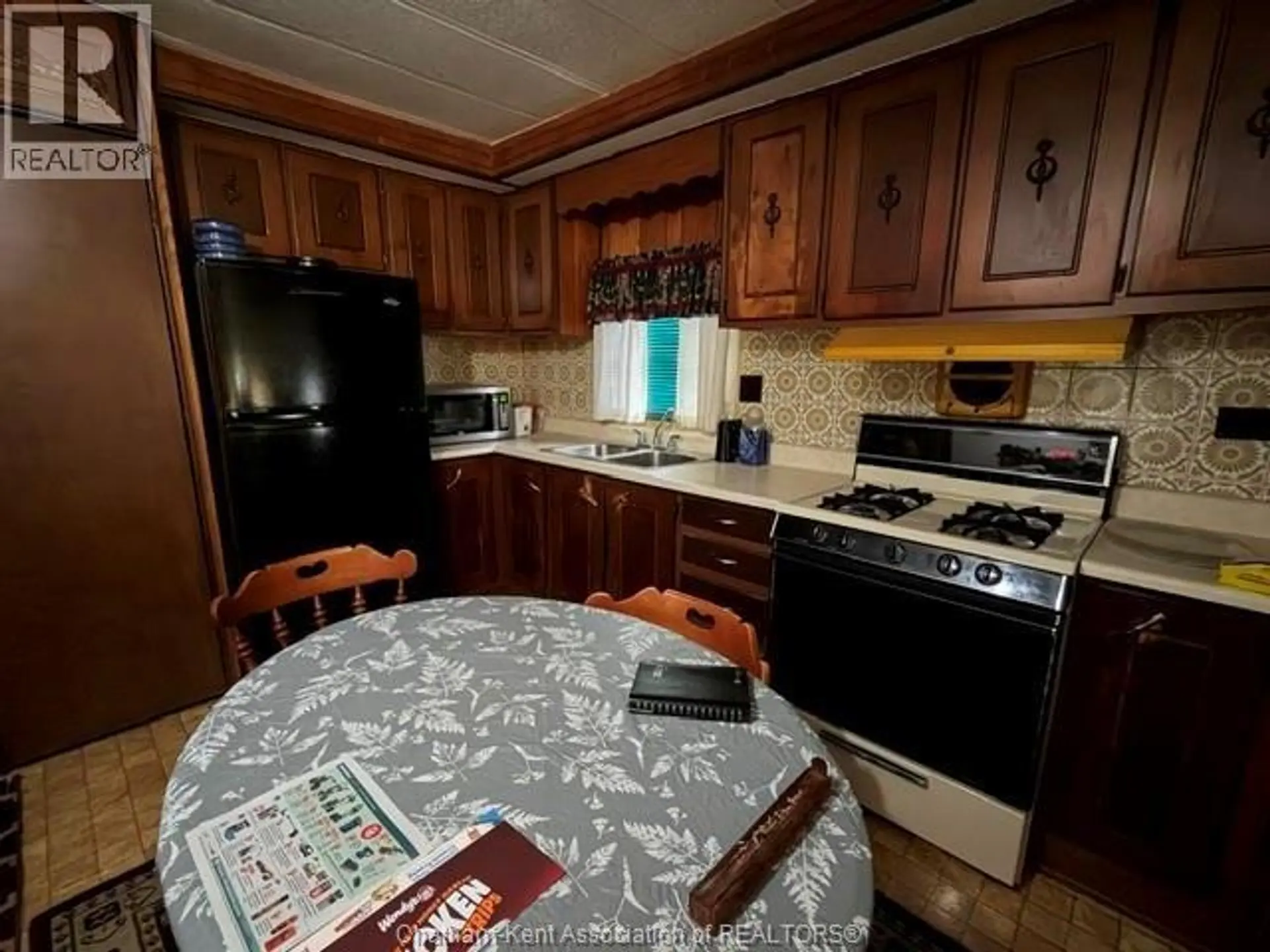 22 Sutton COURT - Image 3
