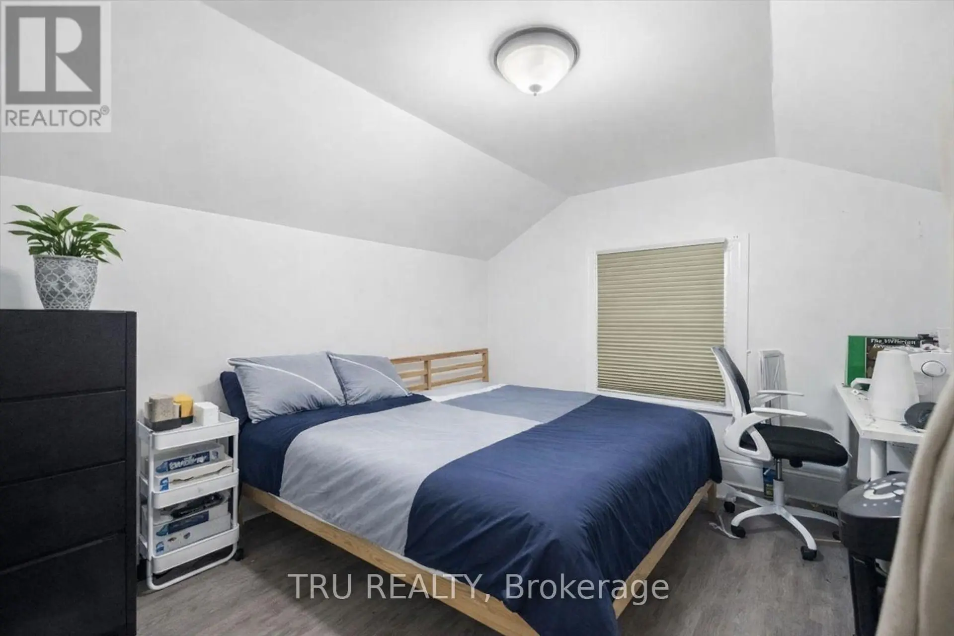 355 CAMBRIDGE STREET N - Image 12